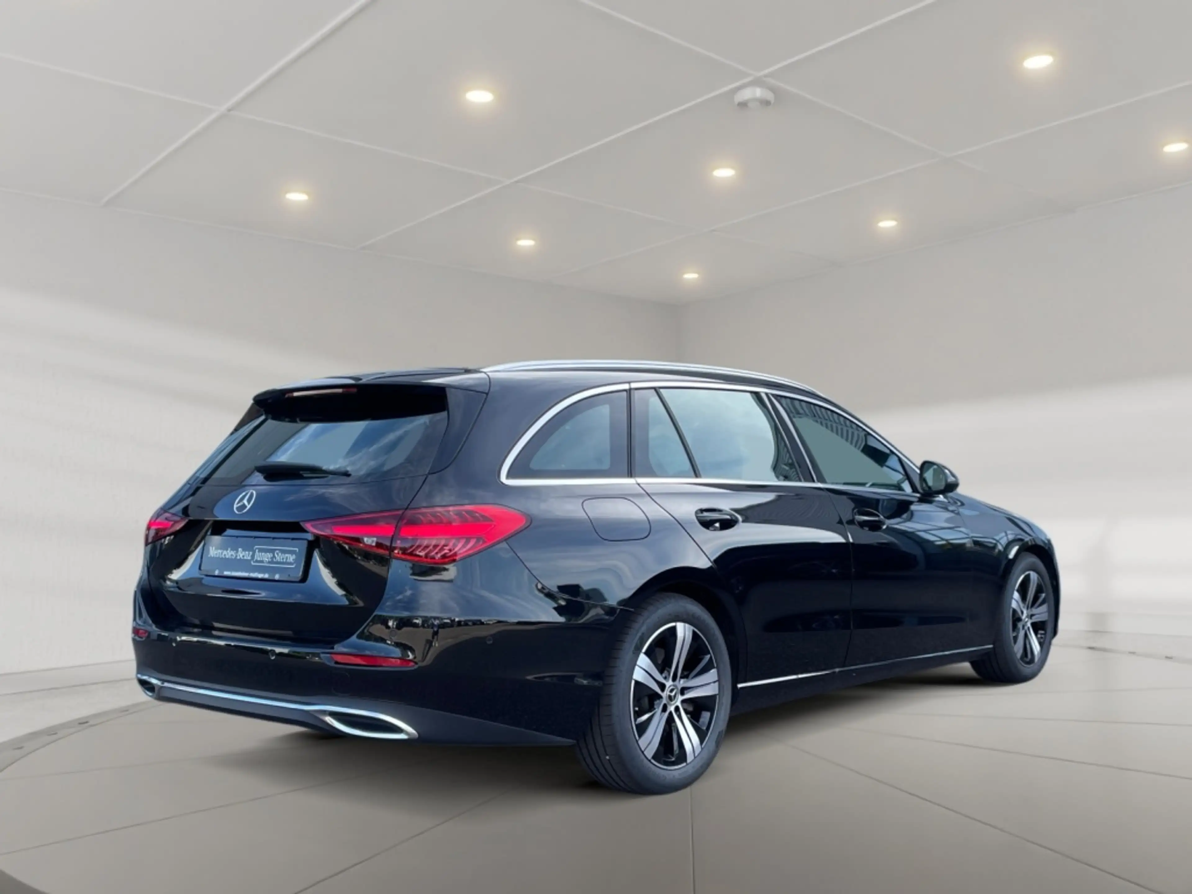 Mercedes-Benz C 180 T Avantgarde Avantgarde+MBUX+Wide+360+Cam — photo 3