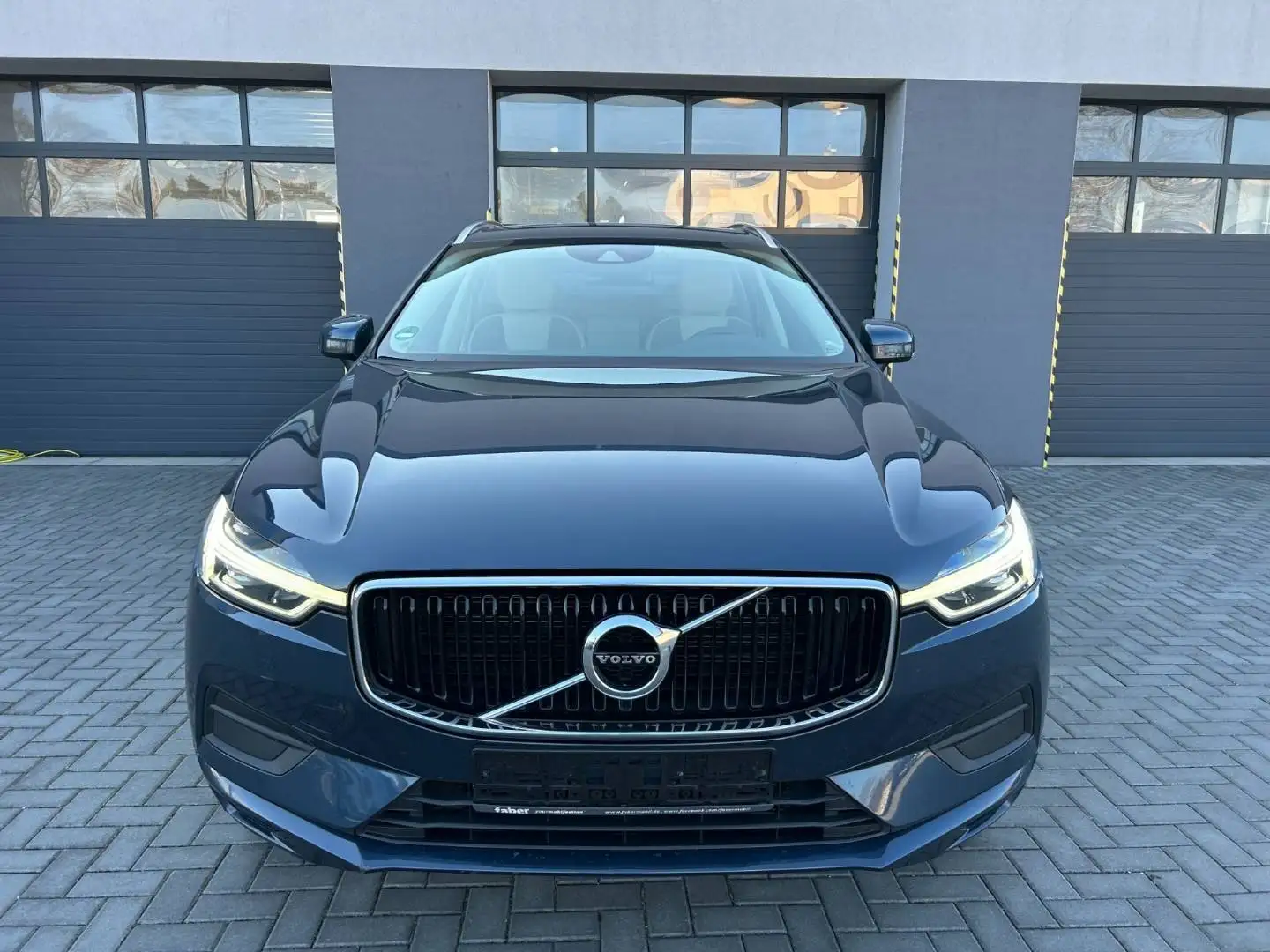 Volvo XC60 XC60 2.0D D3 Momentum Blau - 1