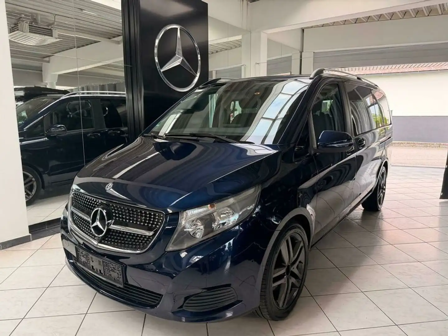 Mercedes-Benz V 220 CDI LANG (AHV-EL-Türen) Blau - 1