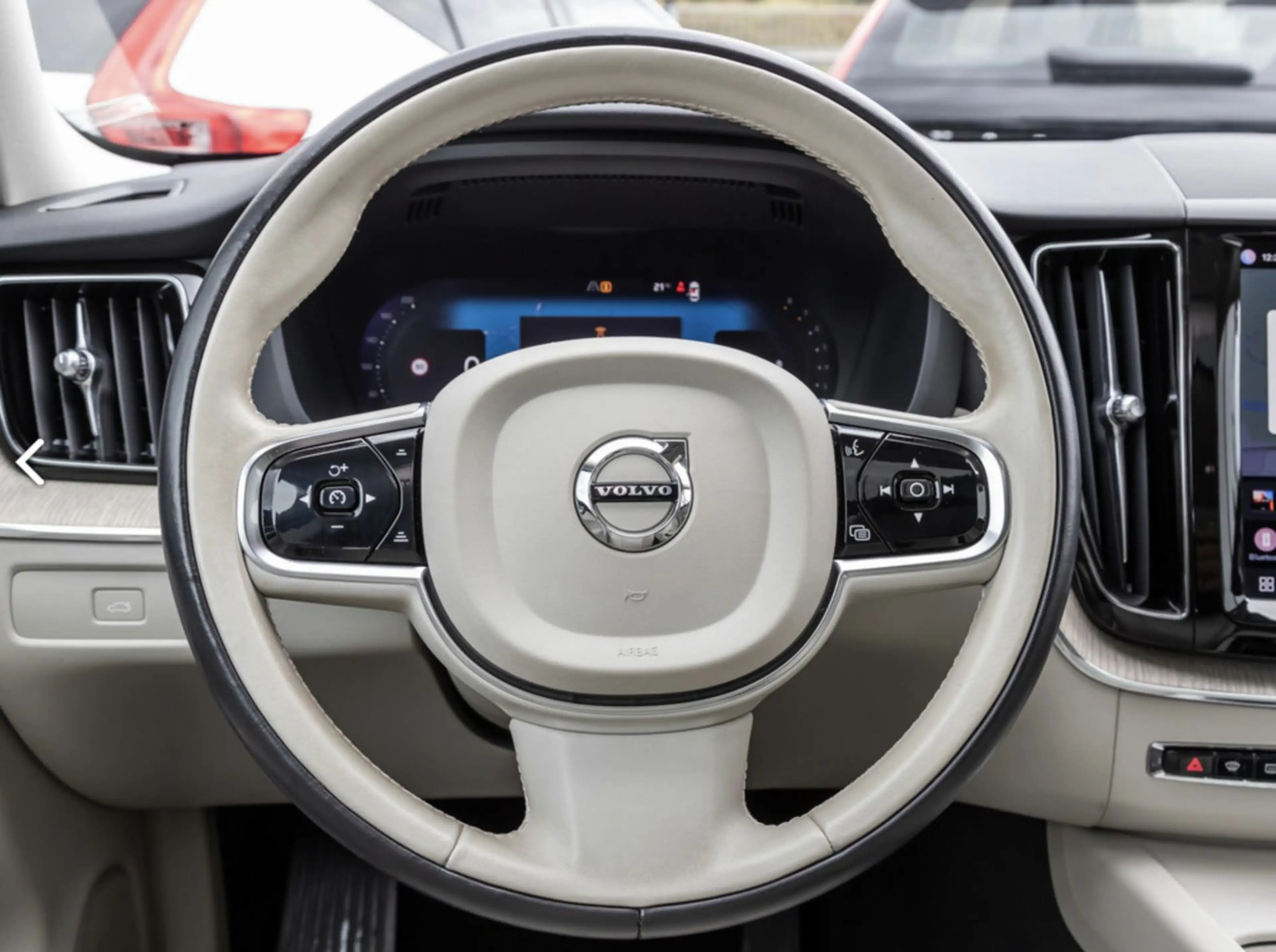 Volvo XC60 Plus Bright/Panorama/Kamera/Navi/LED/Memory — photo 5