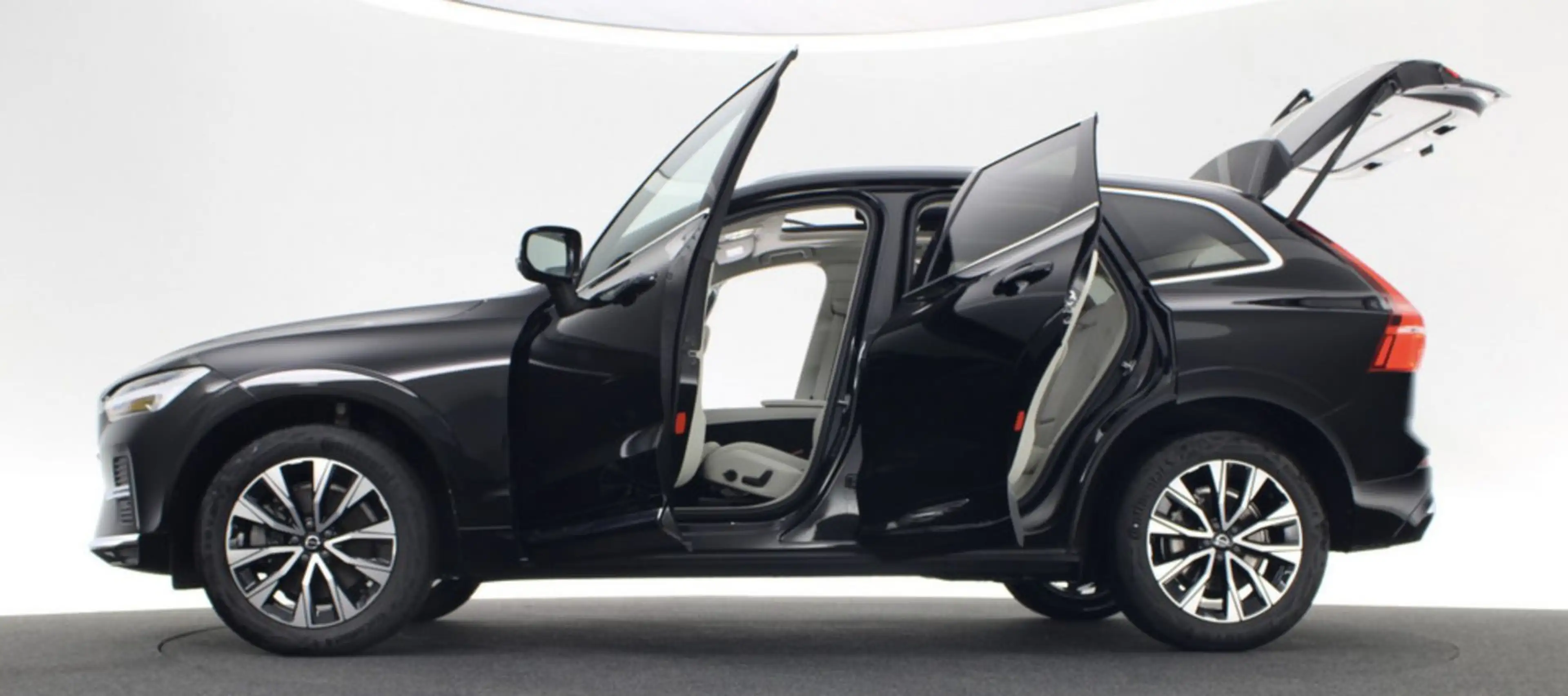 Volvo XC60 Plus Bright/Panorama/Kamera/Navi/LED/Memory — photo 4