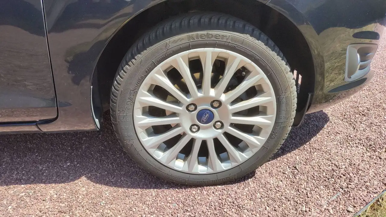 Ford Fiesta 3 portes — photo 17