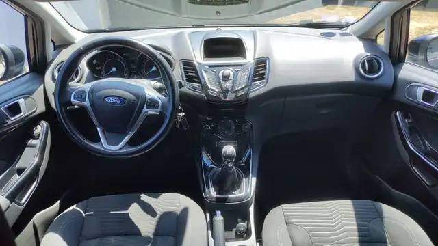 Ford Fiesta view 11