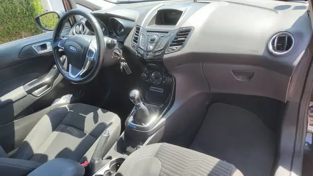 Ford Fiesta view 10