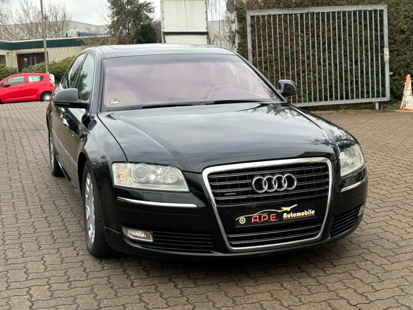 Audi A8 4.2 FSI quattro Tüv/Au NEU Zwart - 1