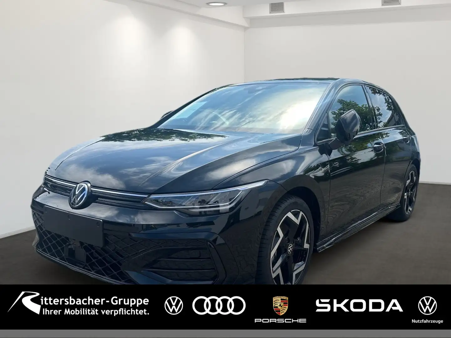 Volkswagen Golf VIII R-Line 1,5 l eTSI Digital Cockpit LED Nero - 1