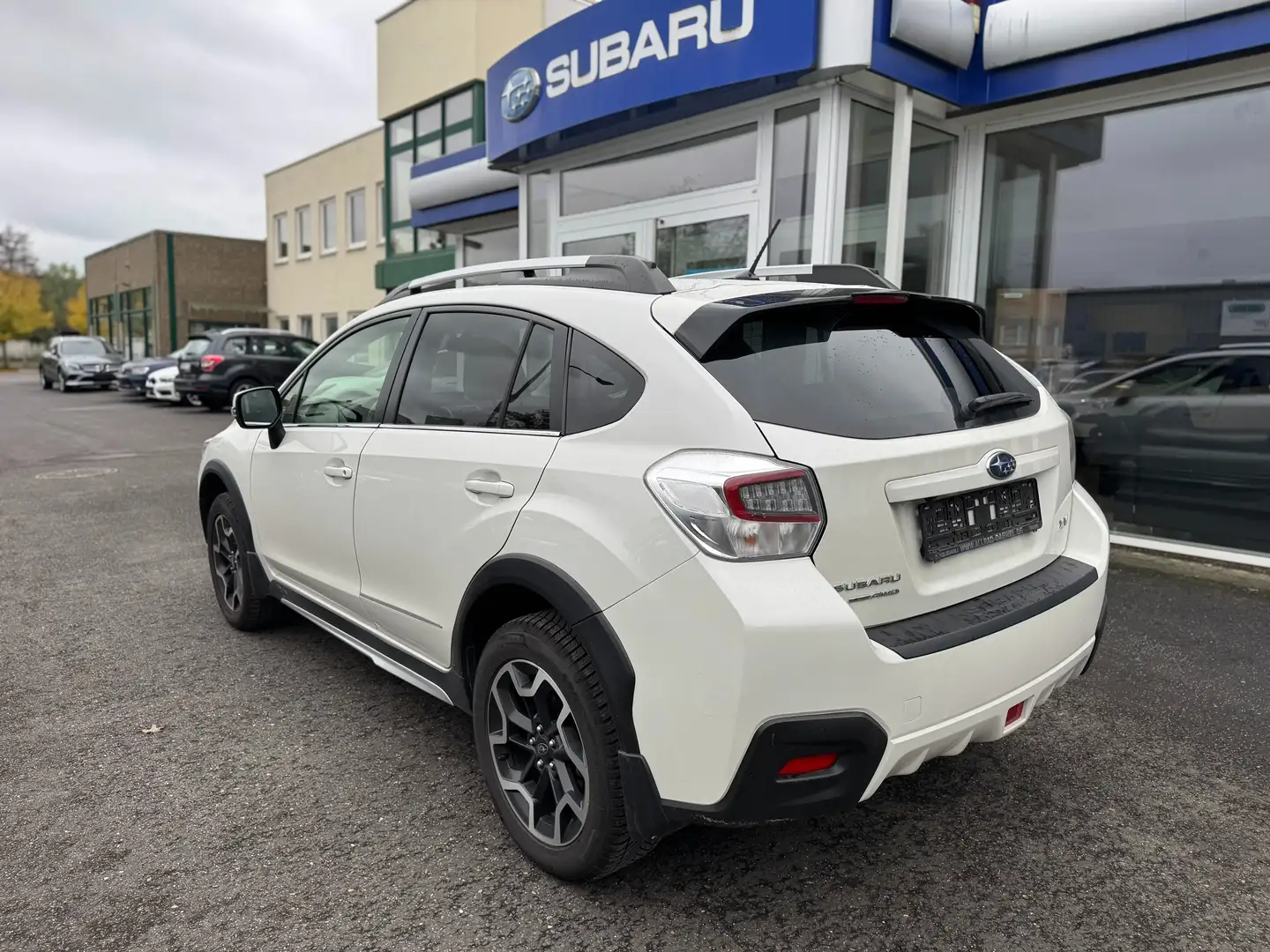 Subaru XV 2.0i Automatik*Premium*1.Hand*Voll! Weiß - 1