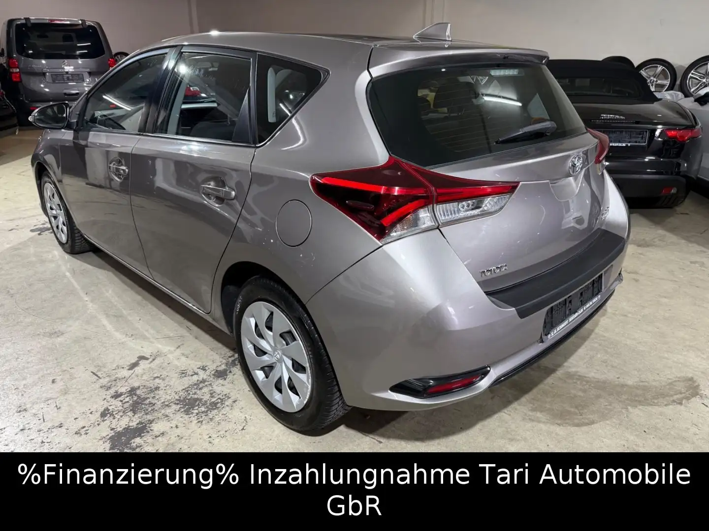 Toyota Auris 1.33 Cool 5-türer Klimaaut.,Sitzhzg.,1.Hd Grau - 1