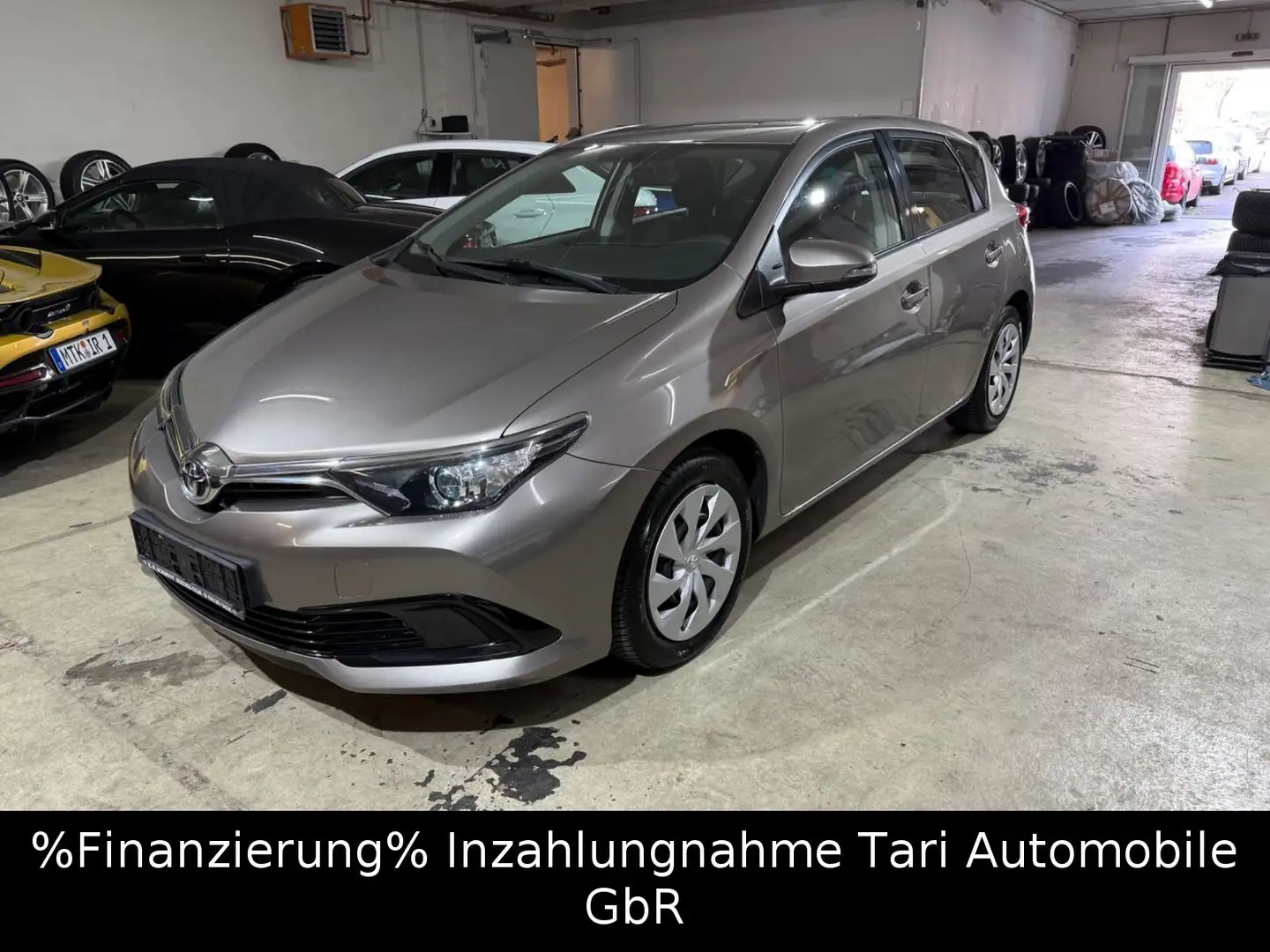 Toyota Auris 1.33 Cool 5-türer Klimaaut.,Sitzhzg.,1.Hd Grau - 2