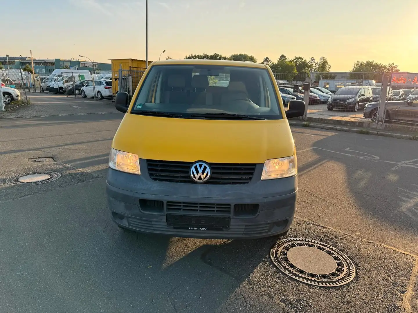Volkswagen T5 Transporter 1.9 TDI, Жовтий - 2