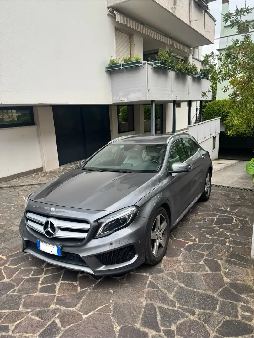Mercedes-Benz GLA 220 d (cdi) Premium 4matic 170cv auto Argento - 1