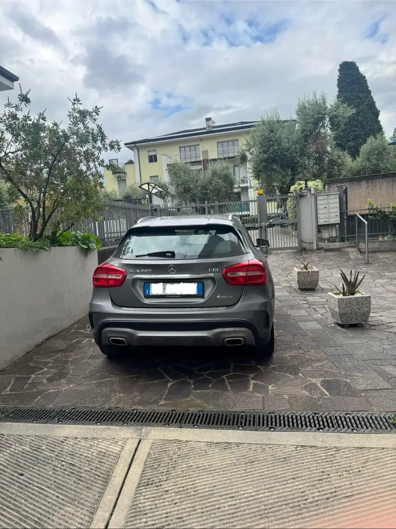 Mercedes-Benz GLA 220 d (cdi) Premium 4matic 170cv auto Argento - 2