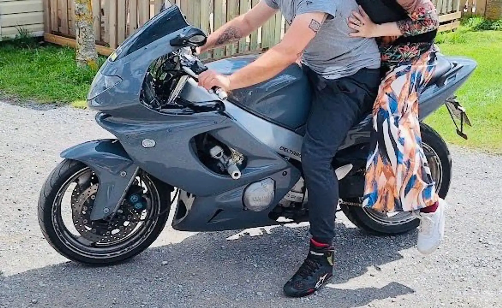 Yamaha YZF 600 Grey - 1