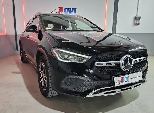 Mercedes-Benz GLA 250 250e