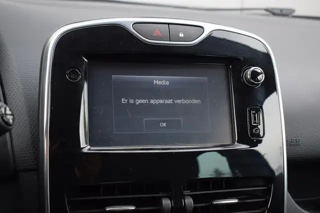 Renault Clio view 15