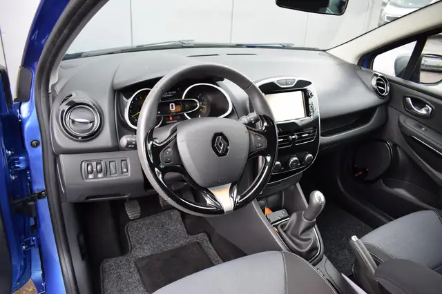Renault Clio view 4