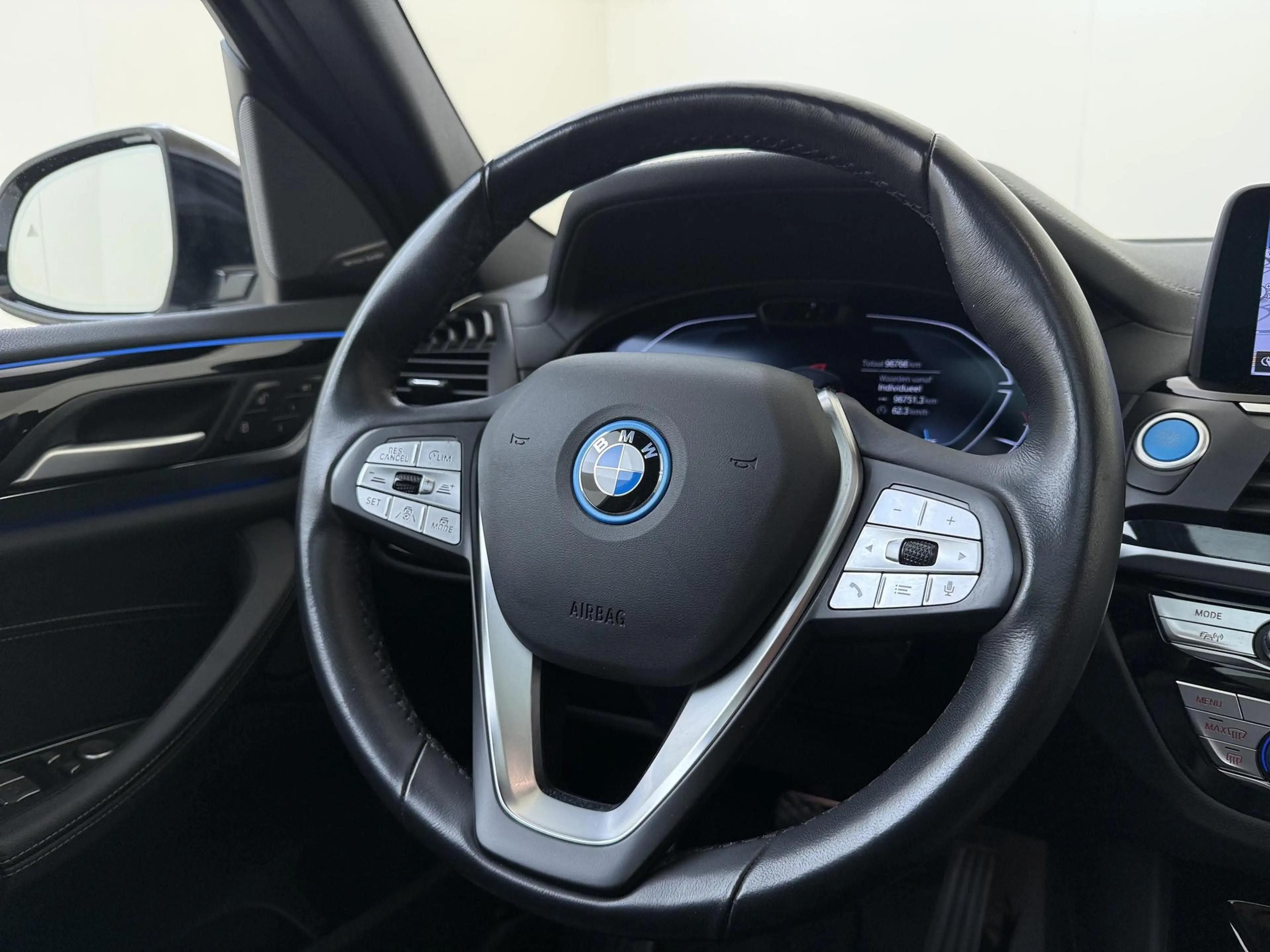 BMW iX3 High Executive 80 kWh Shadow line pack | Trekhaak — photo 10