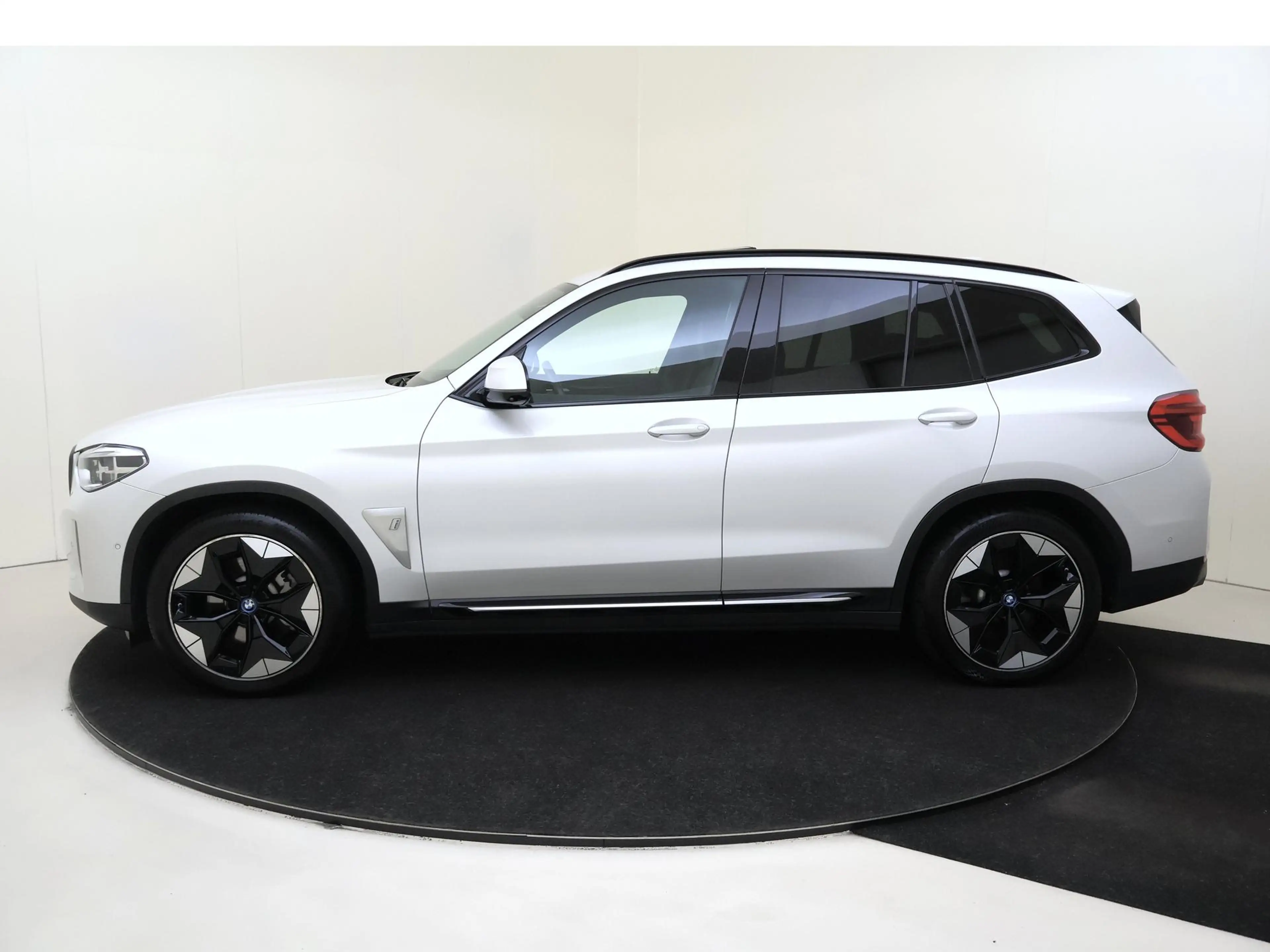 BMW iX3 High Executive 80 kWh Shadow line pack | Trekhaak — photo 8