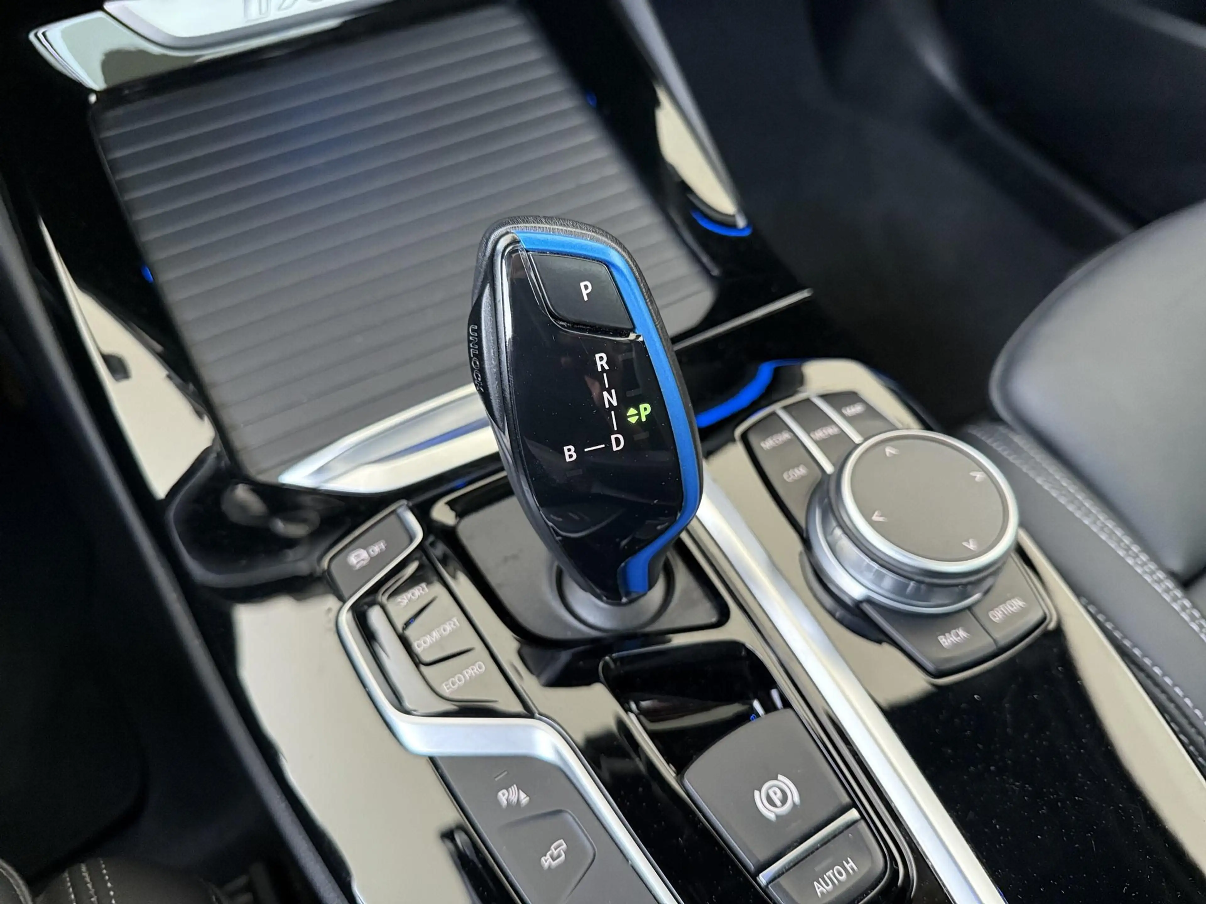 BMW iX3 High Executive 80 kWh Shadow line pack | Trekhaak — photo 14