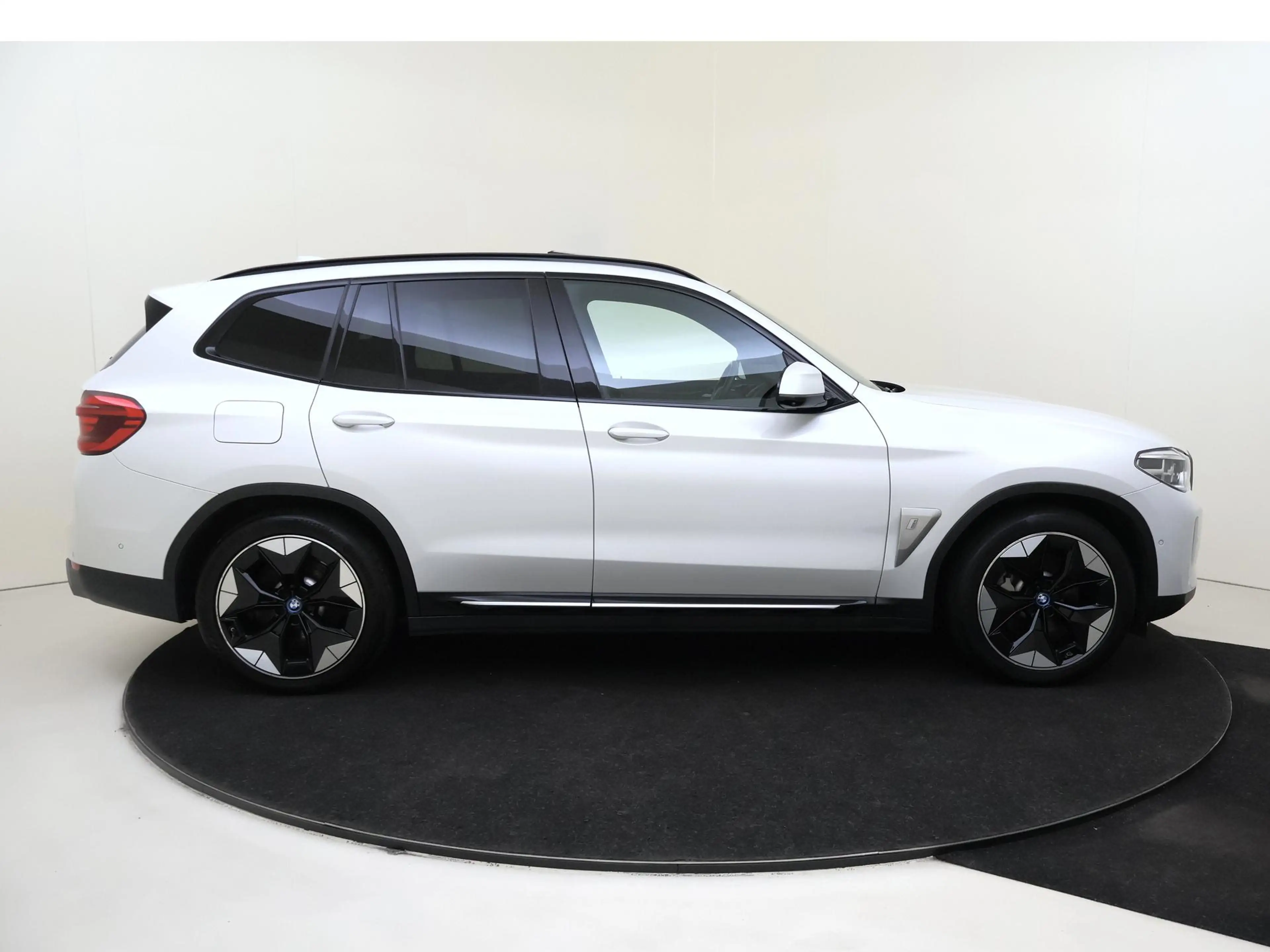 BMW iX3 High Executive 80 kWh Shadow line pack | Trekhaak — photo 9