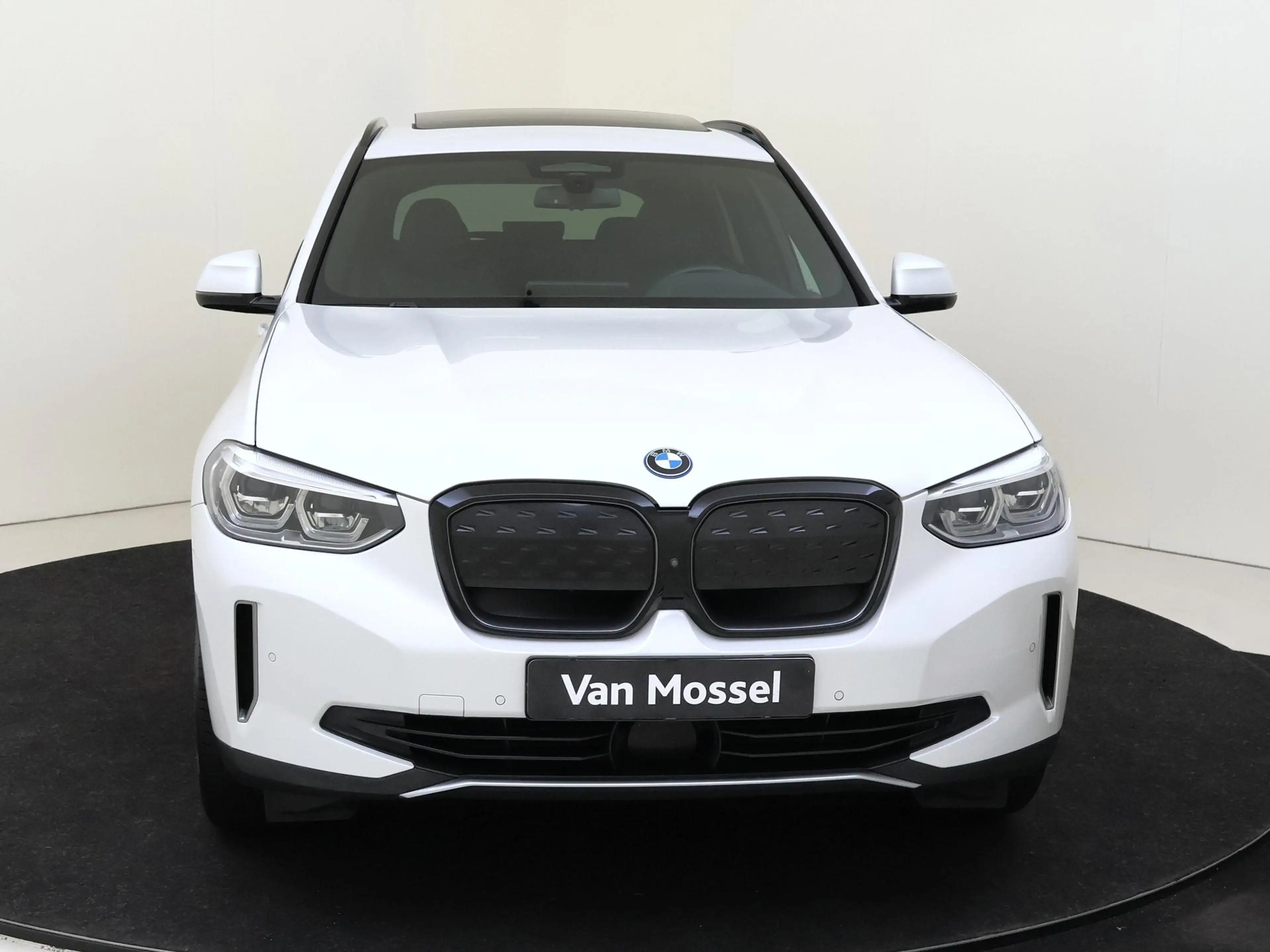 BMW iX3 High Executive 80 kWh Shadow line pack | Trekhaak — photo 6