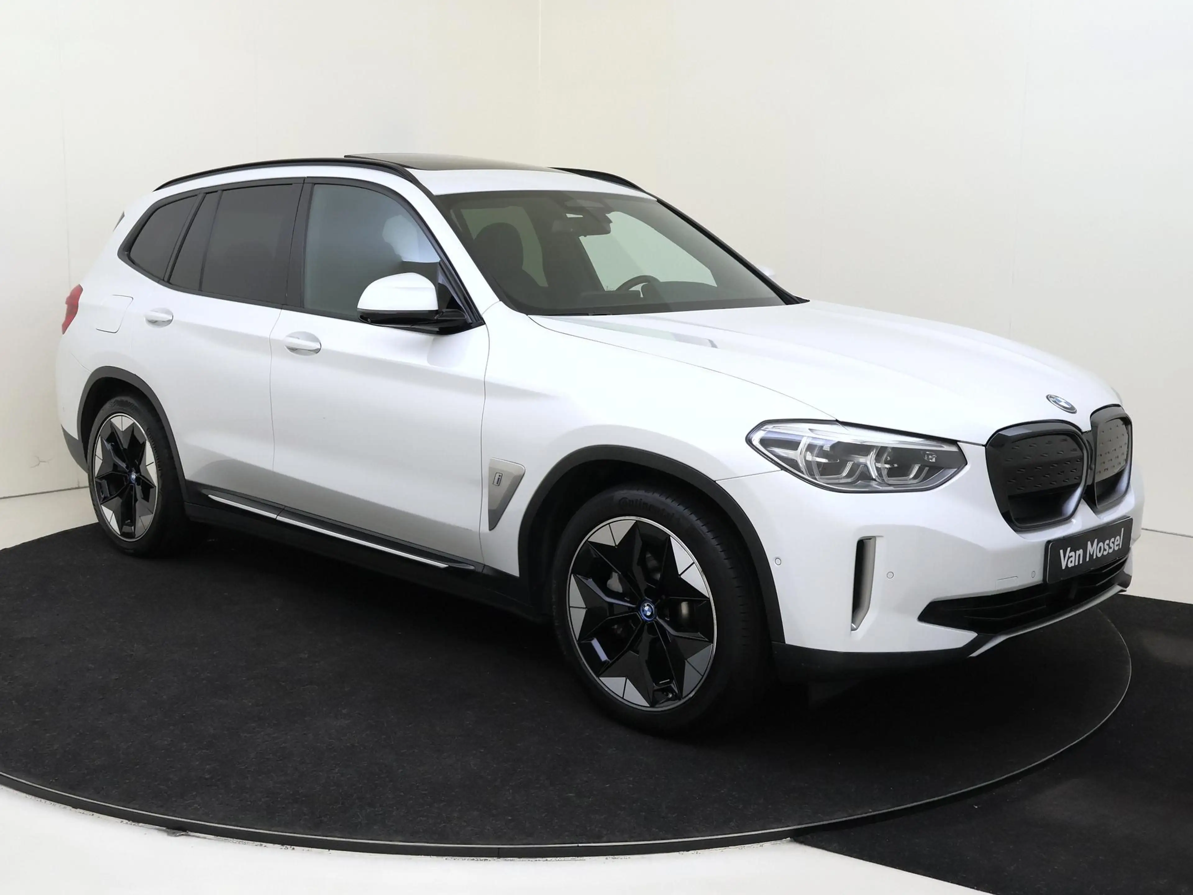 BMW iX3 High Executive 80 kWh Shadow line pack | Trekhaak — photo 2