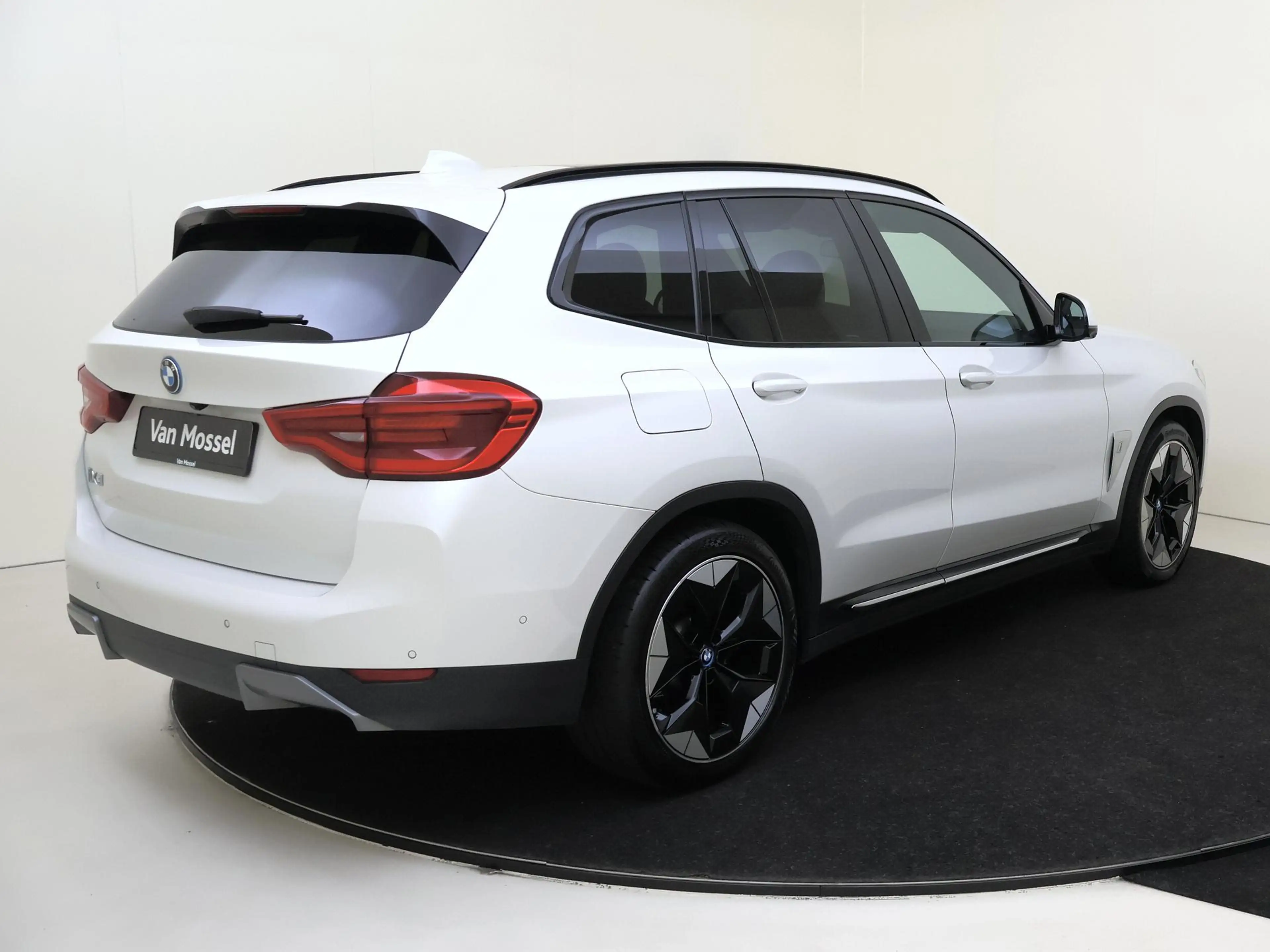 BMW iX3 High Executive 80 kWh Shadow line pack | Trekhaak — photo 4