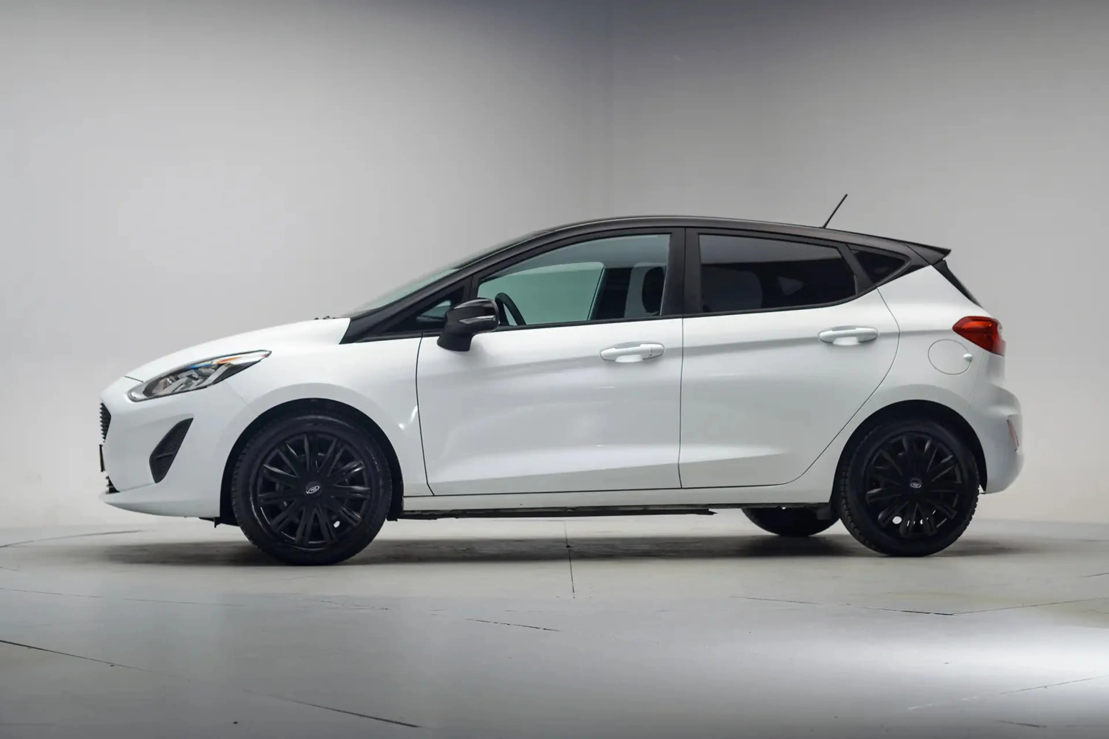Ford Fiesta 1.1 Trend NW-Model [ Navigatie Cruise control Airc — photo 2