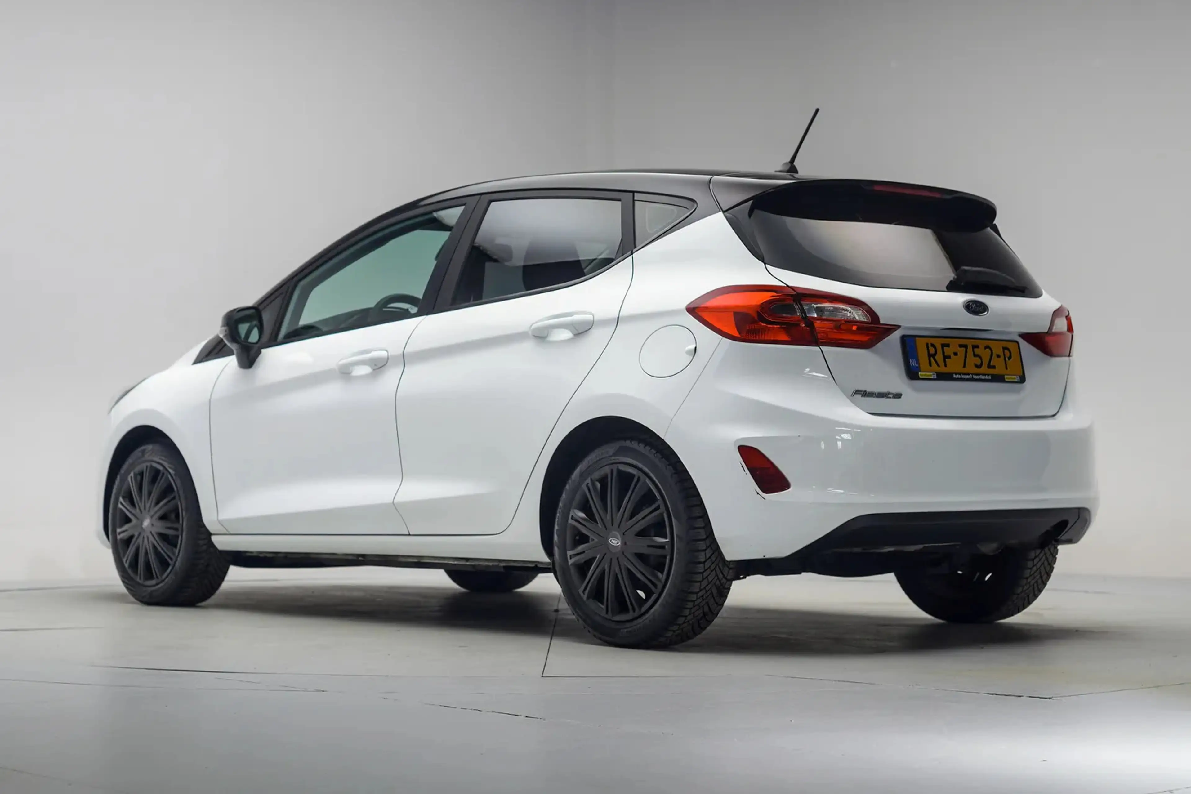 Ford Fiesta 1.1 Trend NW-Model [ Navigatie Cruise control Airc — photo 3