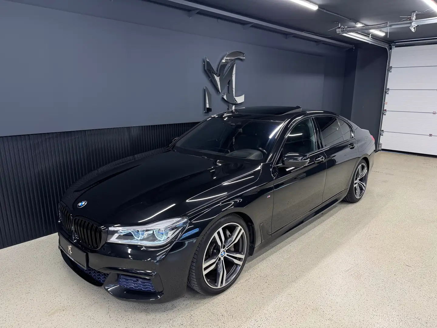 BMW 730 730d G11`LASER`M-PAKET`LUFT`360-KAMERA`SCHIEBE`H&K Noir - 1