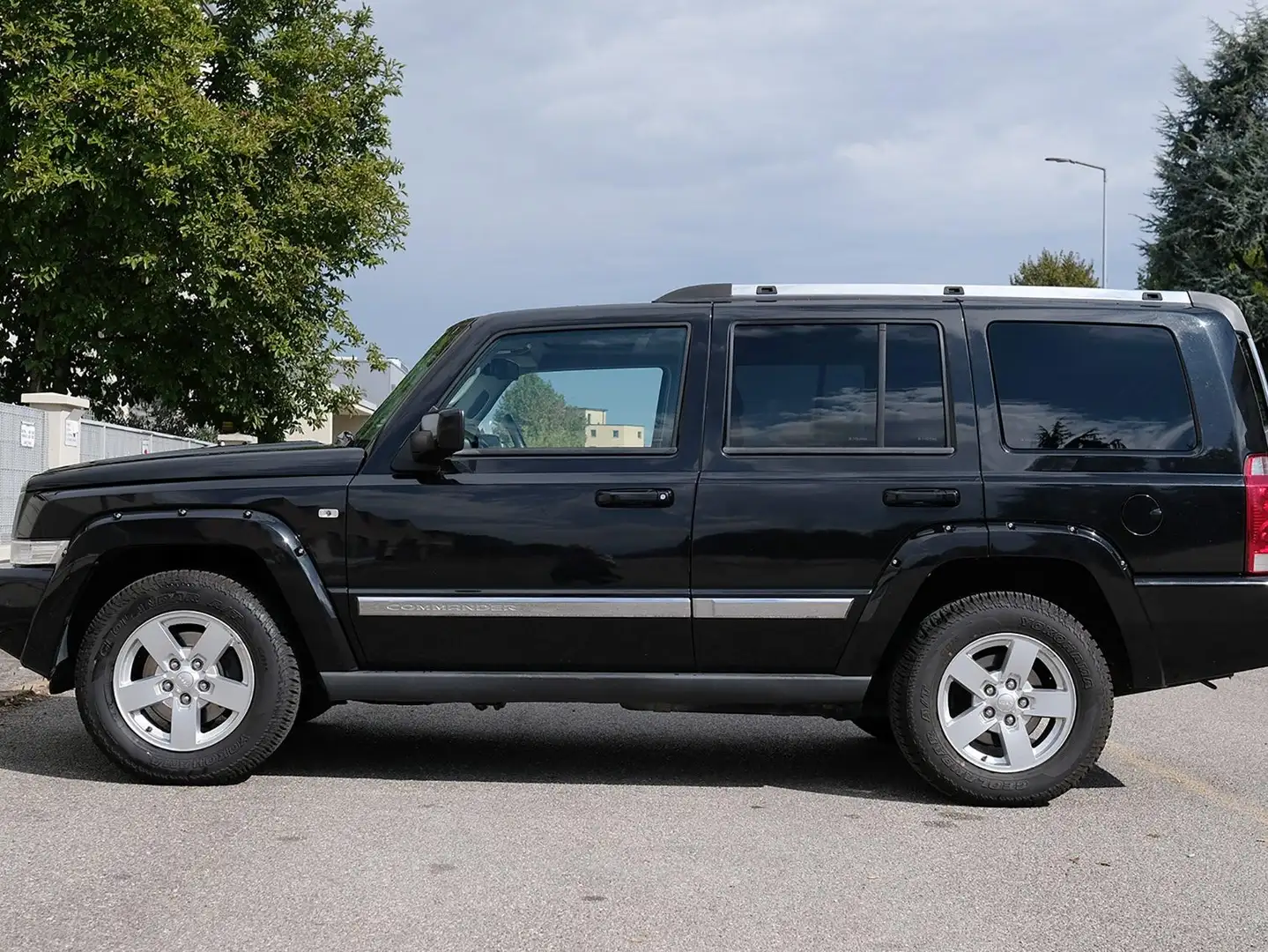 Jeep Commander Commander 3.0 V6 crd Limited auto Negru - 1