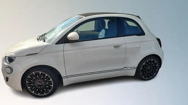 Fiat 500 E-Cabrio- Rijklaar. 42KW-Snelladen.Carplay.