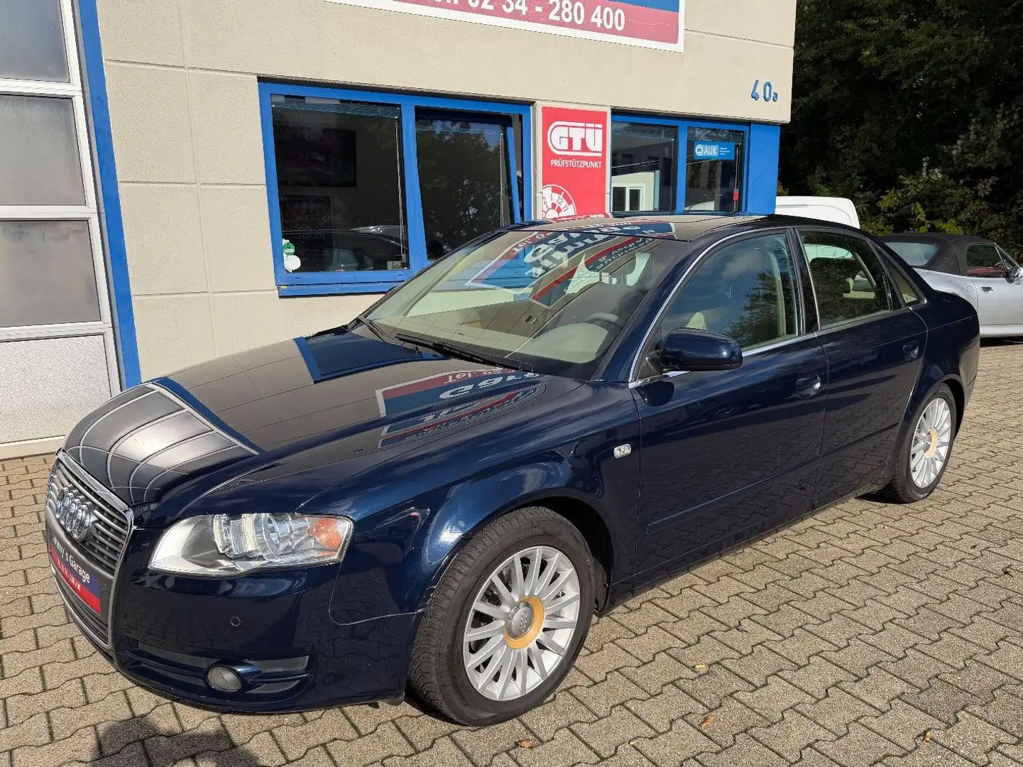 Audi A4 Lim. 1.6 Blau - 1