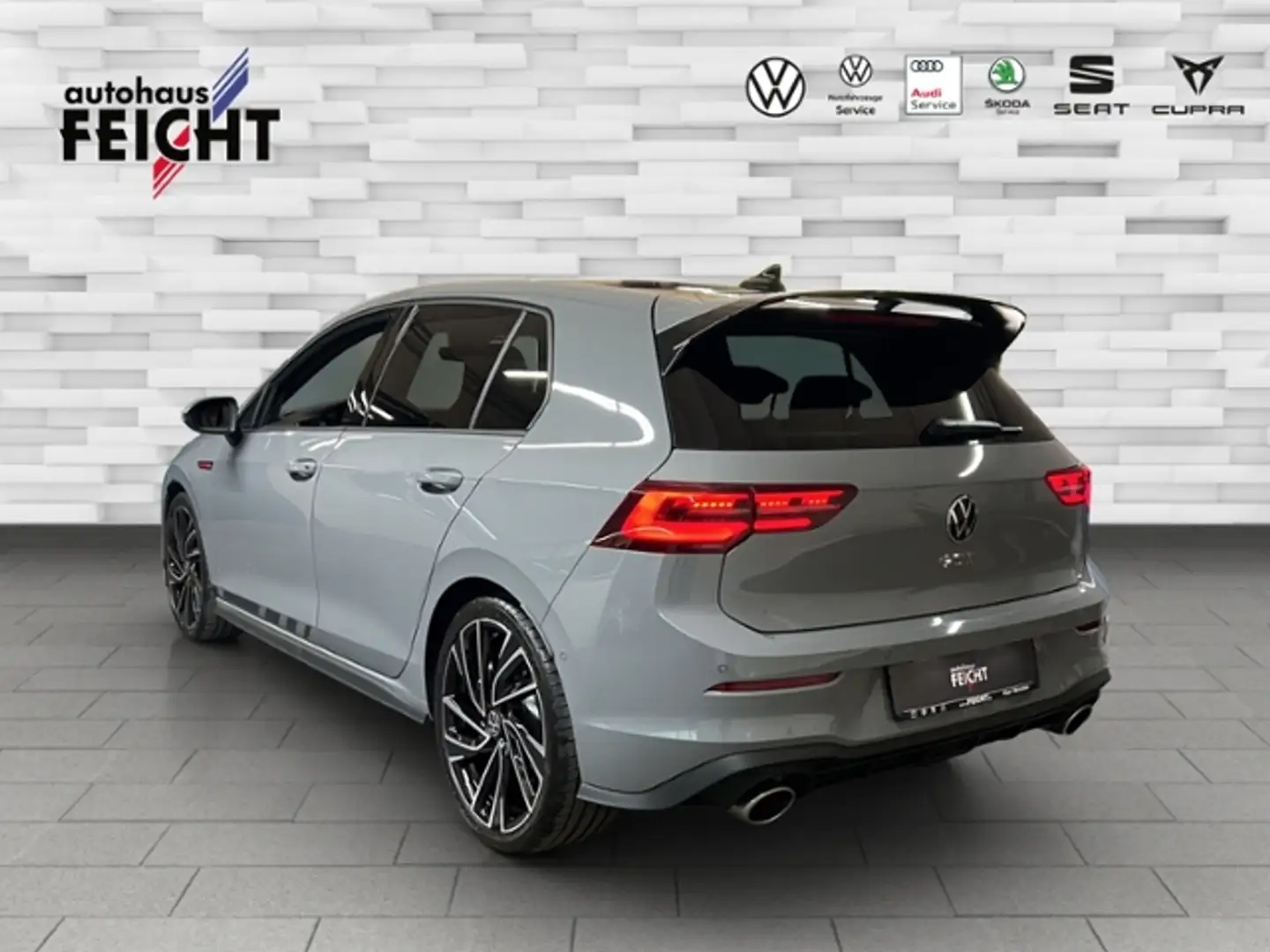 Volkswagen Golf VIII GTI Clubsport 2.0 TSI LED+NAVI+RFK+APP Grijs - 2