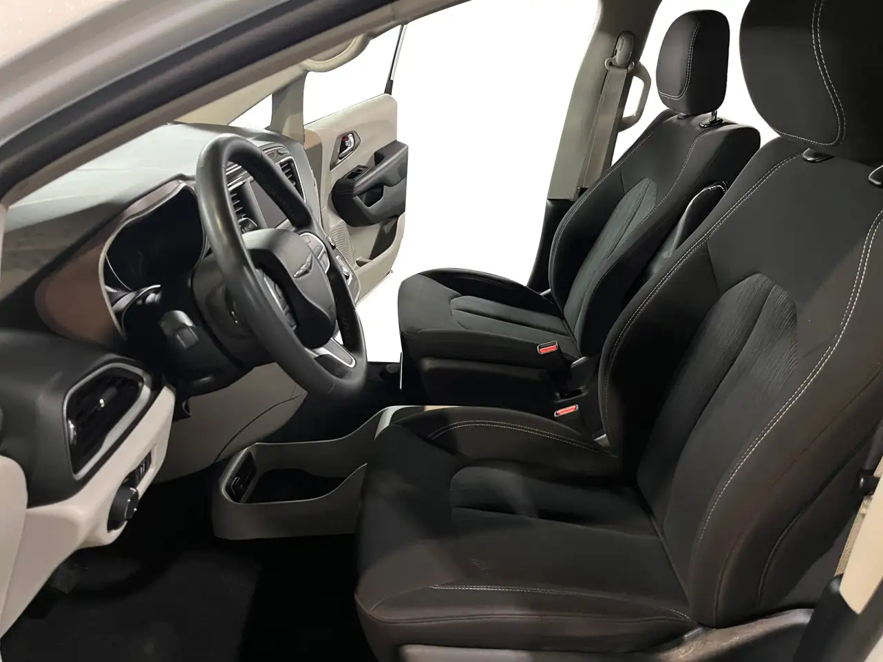 Chrysler Grand Caravan снимка Chrysler Grand Caravan