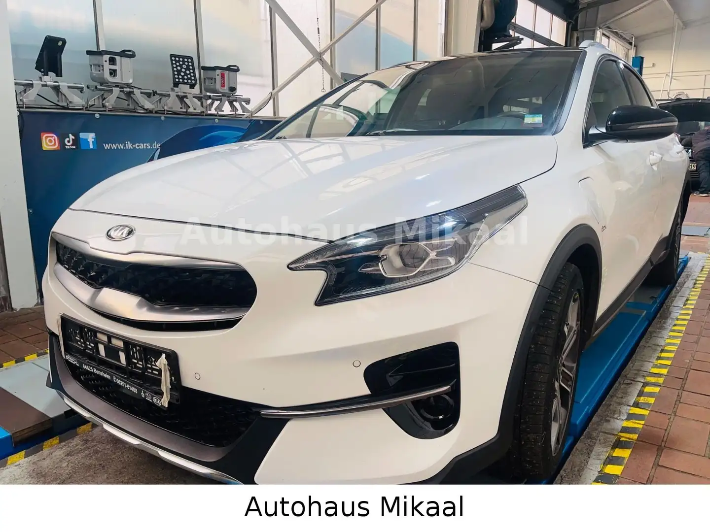 Kia XCeed Platinum Edition Plug-in Hybrid Weiß - 2