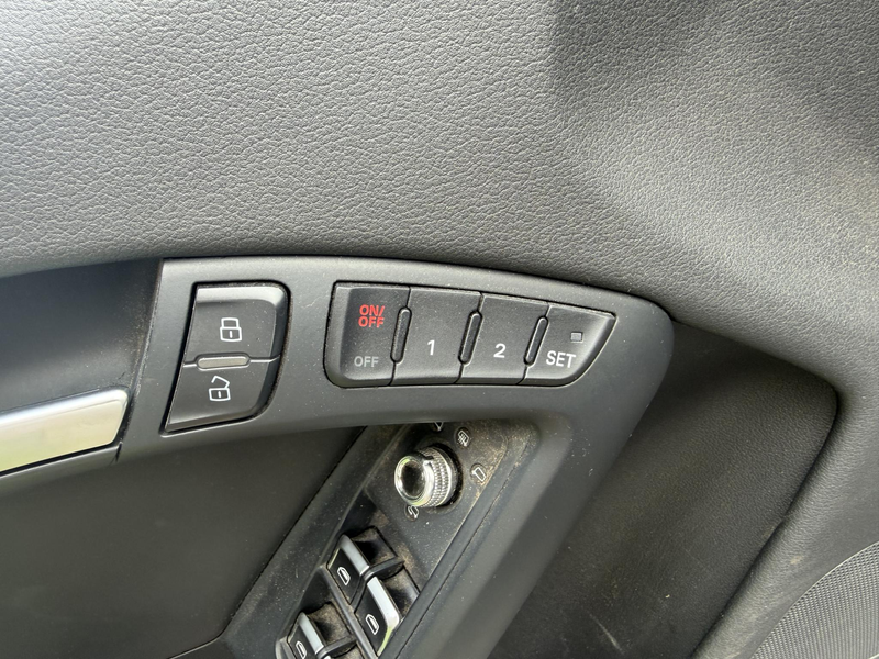 Audi A5 Cabrio 1.8 TFSI S Line Dealer onderhouden — photo 12