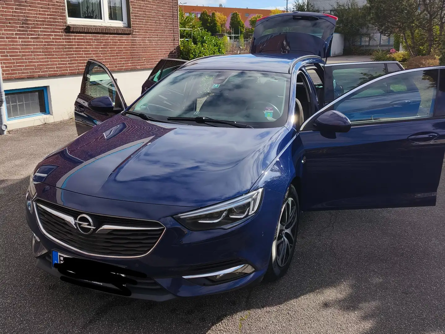Opel Insignia B SPORTS TOURER Business AHK SHZ AU 07/2027 Blau - 2