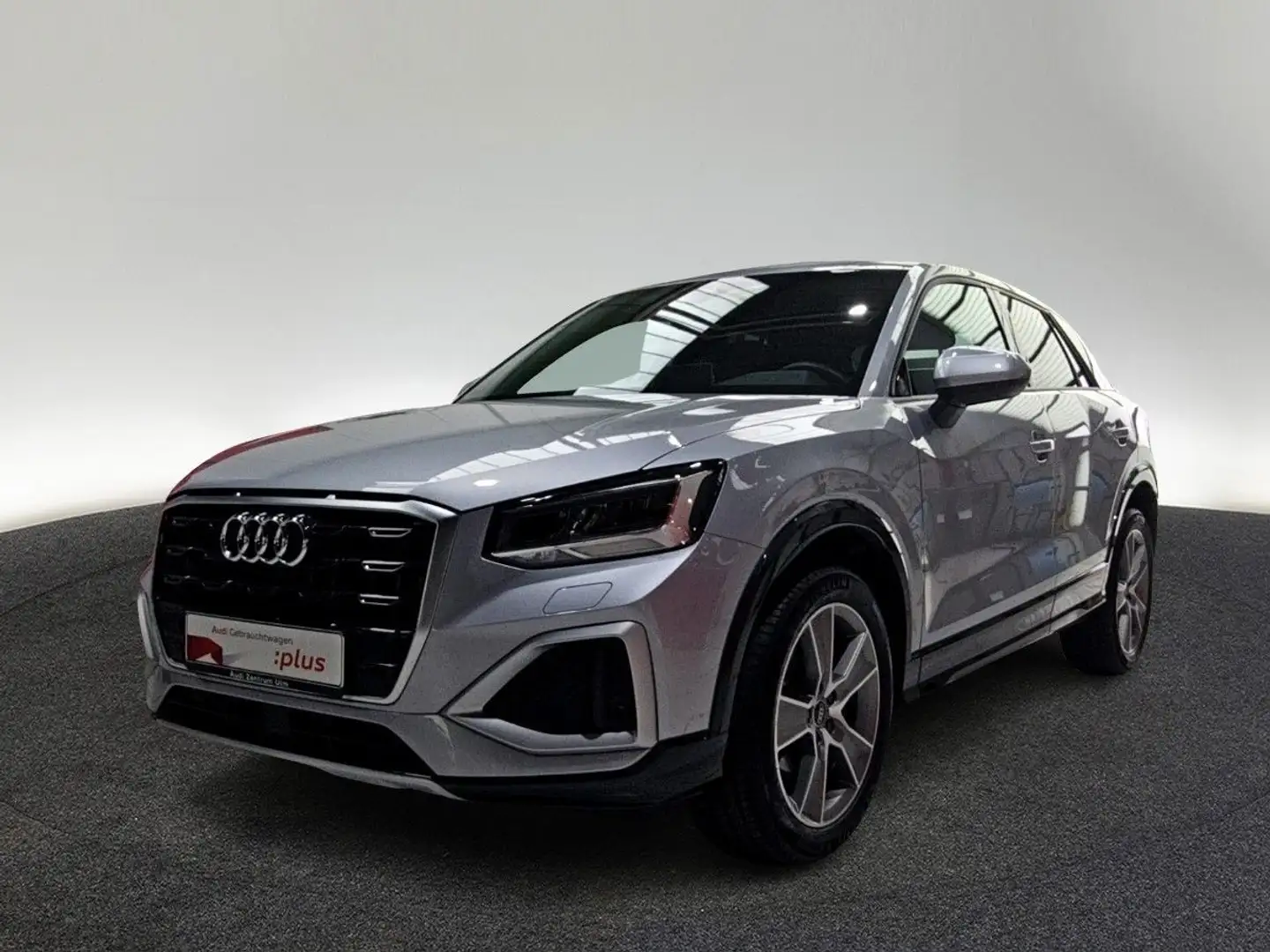 Audi Q2 advanced 30 TFSI 18 AHK NAVI STANDH 5J.GAR. Silver - 2