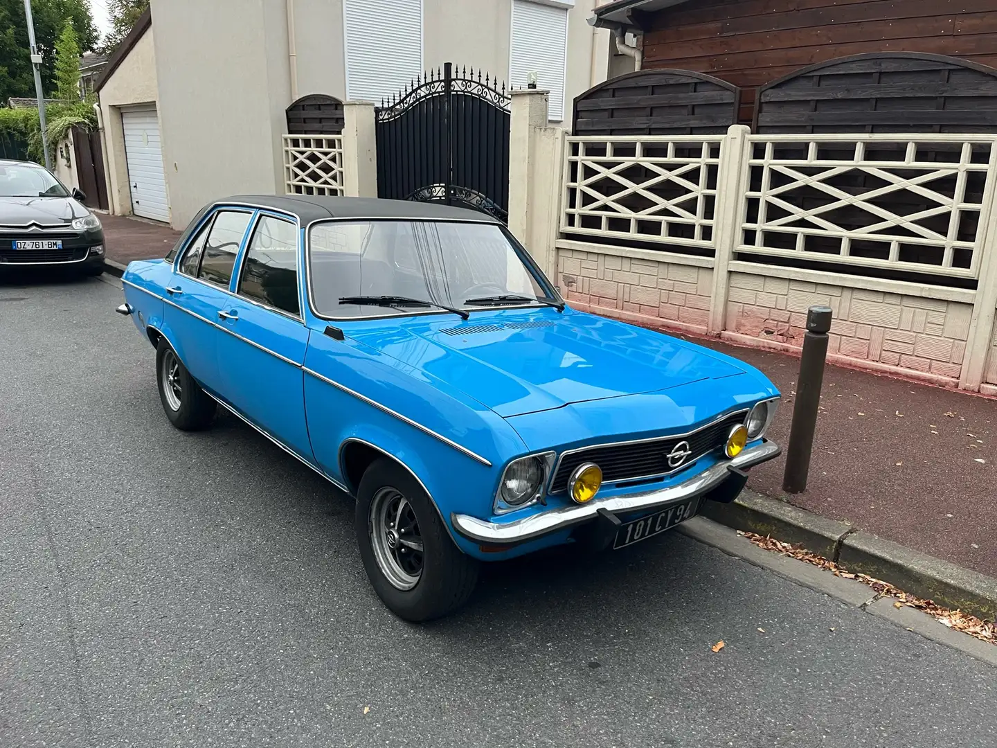 Opel Ascona 1.9 SR ESSENCE. BOITE AUTOMATIQUE - 1