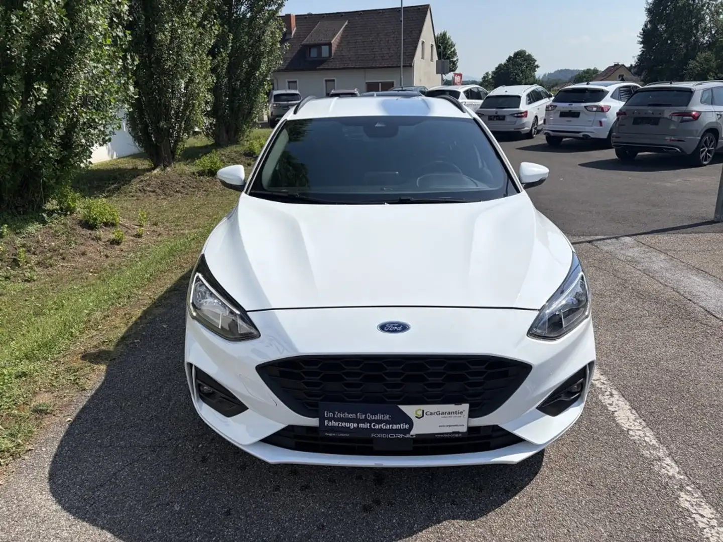 Ford Focus Turnier 2.0EcoBlue 150PS 6-Gang Manuell Weiß - 1
