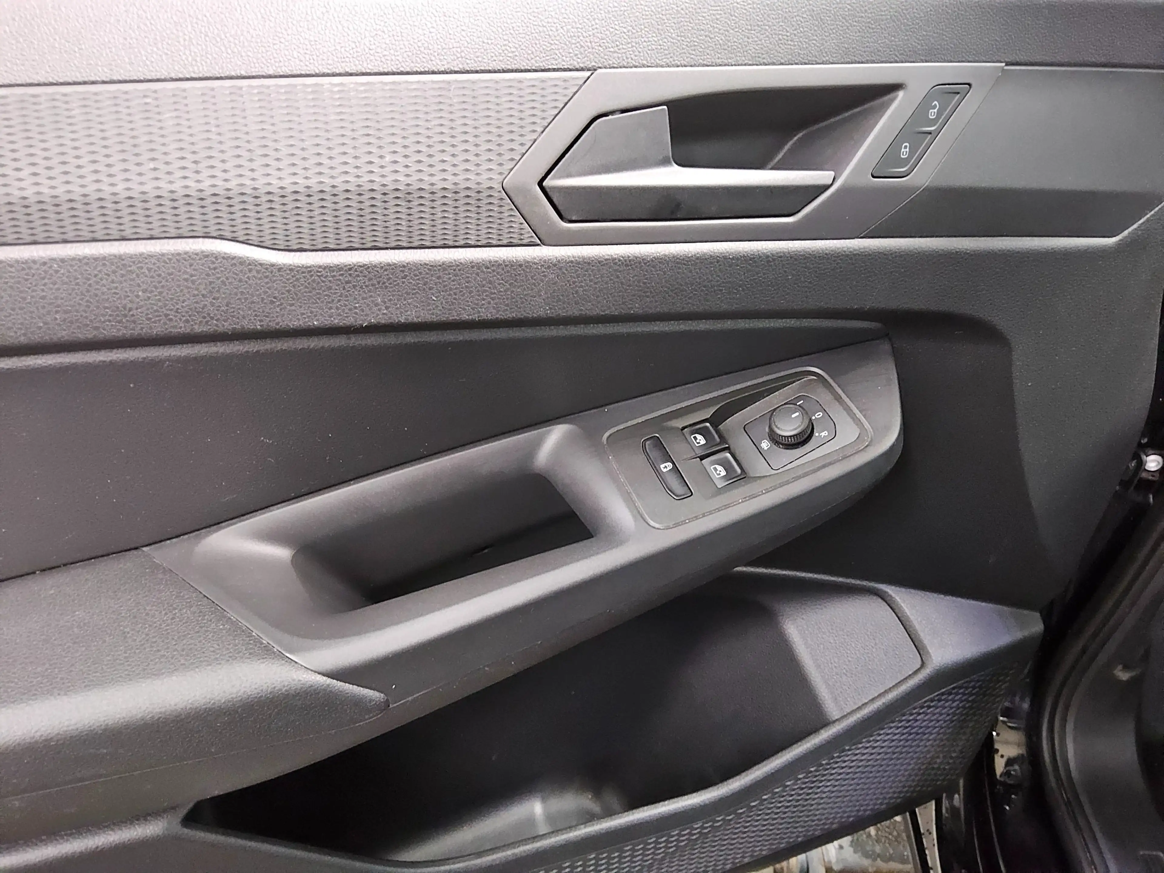 Ford Grand Tourneo GRAND TOURNEO CONNEC 7-SITZE NAVI RADIO TEMPO MFL PDC AHK — photo 10