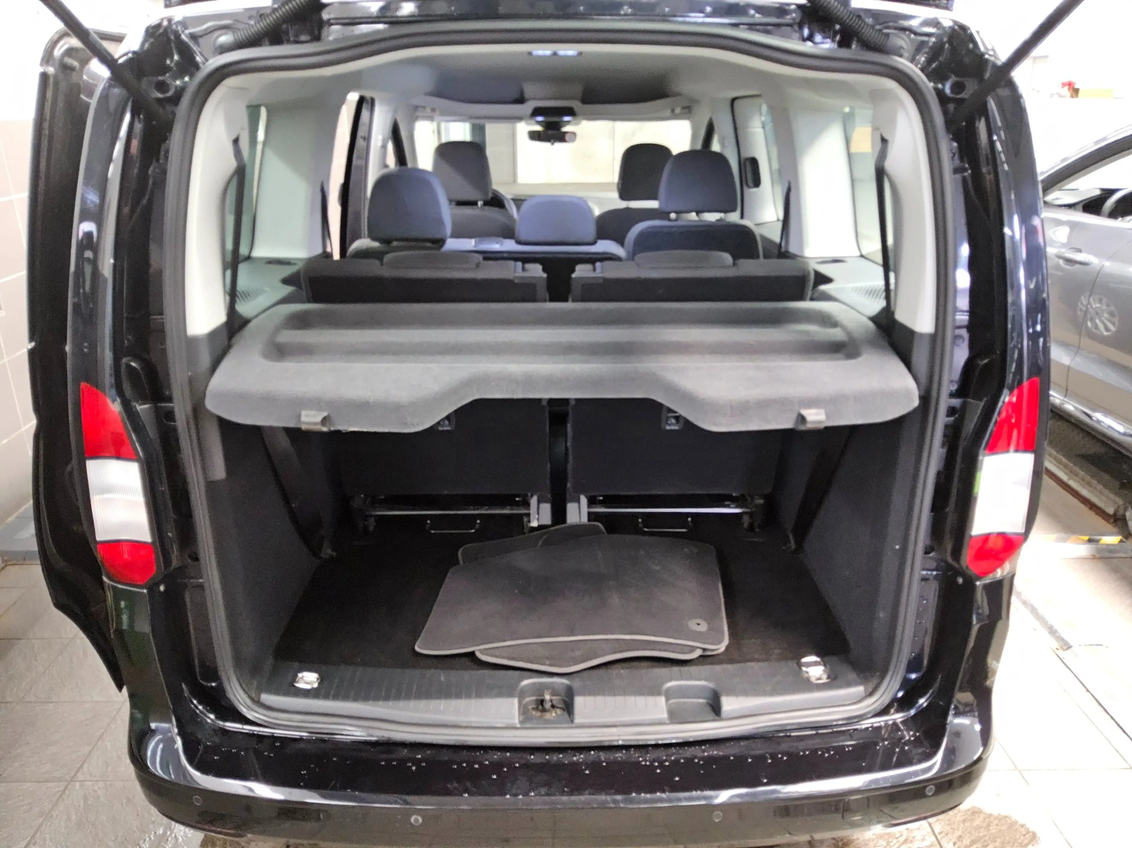 Ford Grand Tourneo GRAND TOURNEO CONNEC 7-SITZE NAVI RADIO TEMPO MFL PDC AHK — photo 12