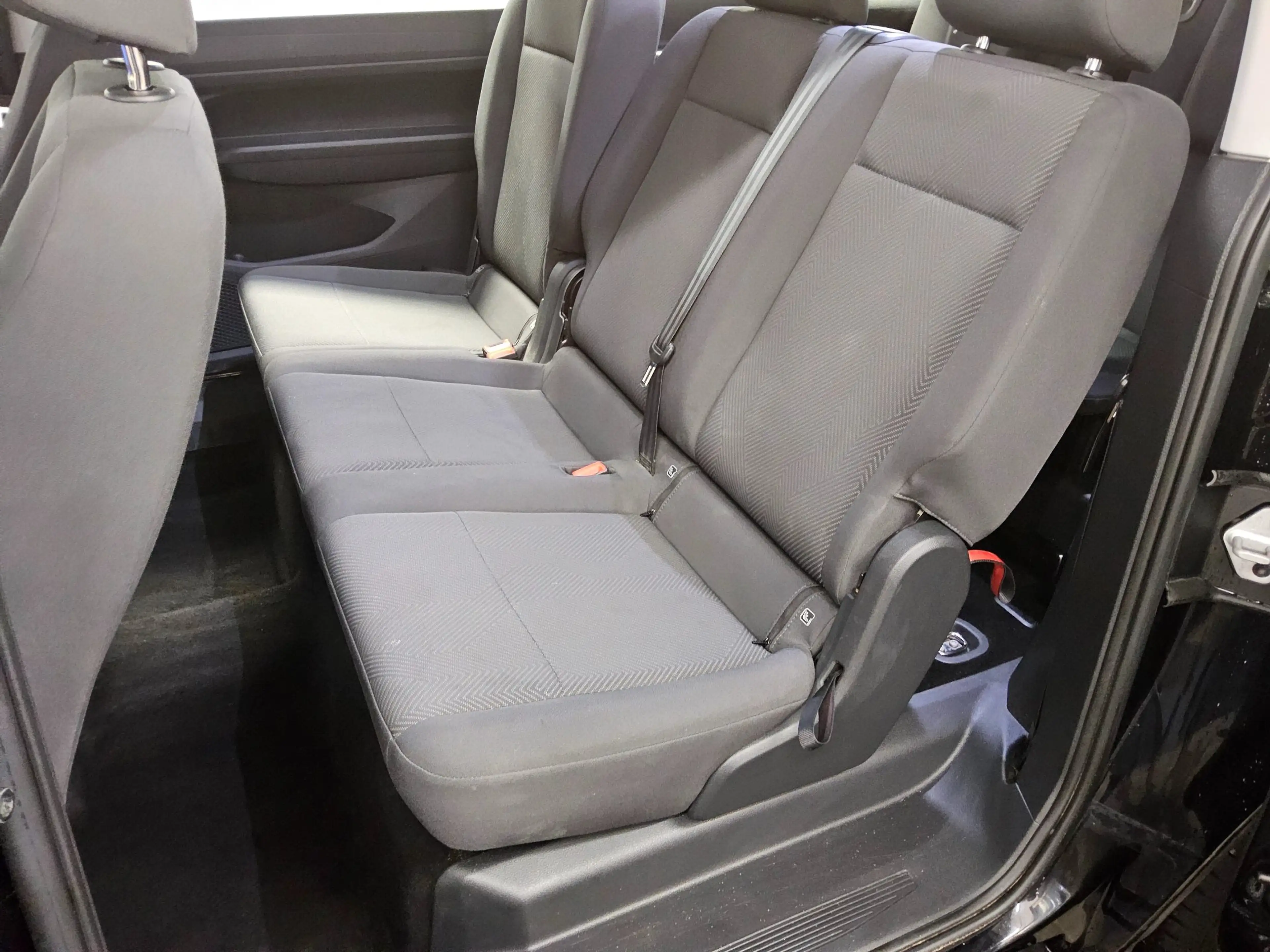 Ford Grand Tourneo GRAND TOURNEO CONNEC 7-SITZE NAVI RADIO TEMPO MFL PDC AHK — photo 13