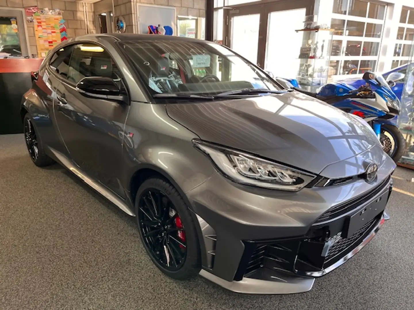 Toyota Yaris 1.6 Turbo GR Performance (NEW) 280 PK [BPM] Gris - 1