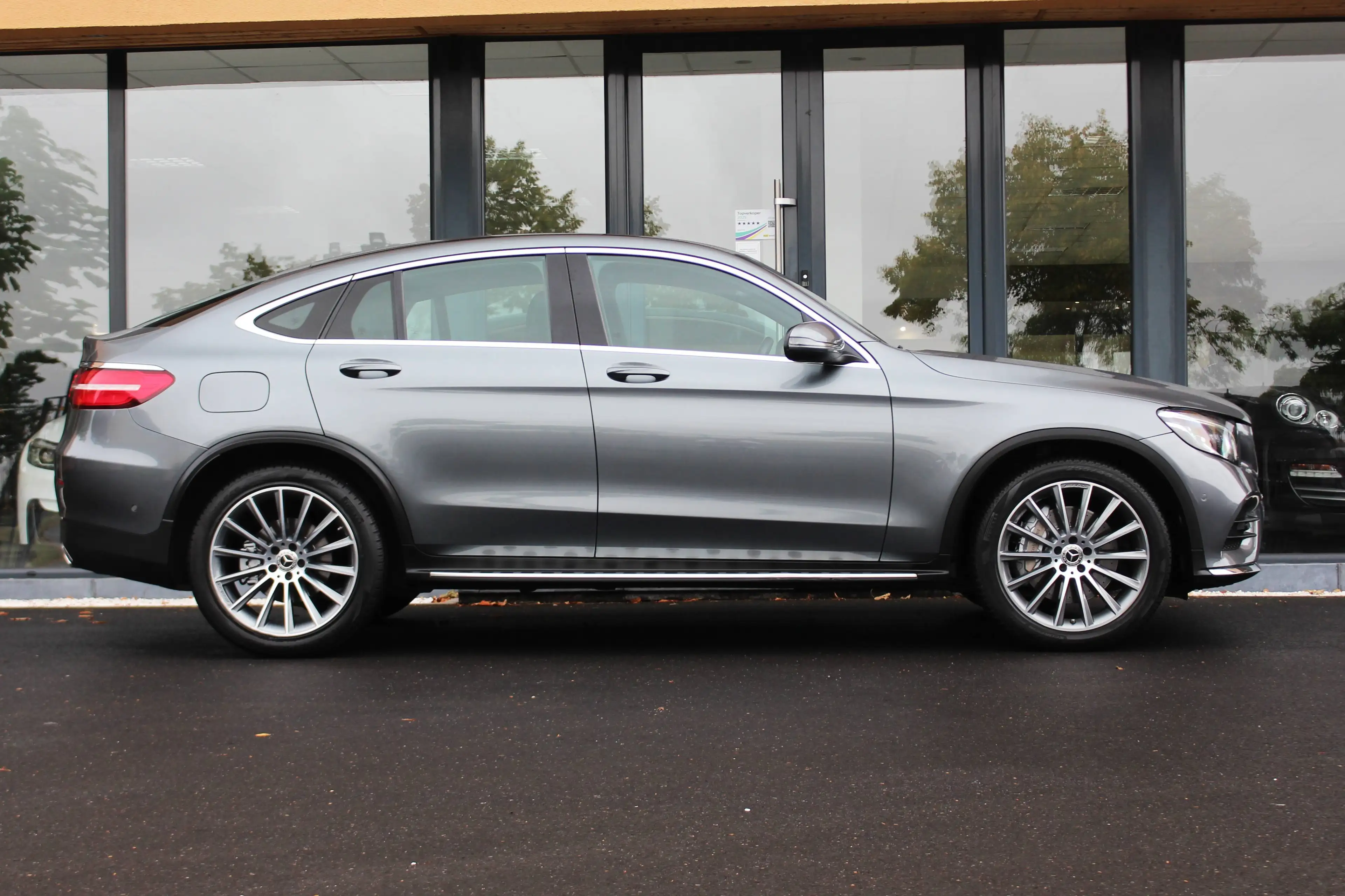 Mercedes-Benz GLC 250 i*COUPÉ*4MATIC*AMG-LINE*SERVICED* — photo 4