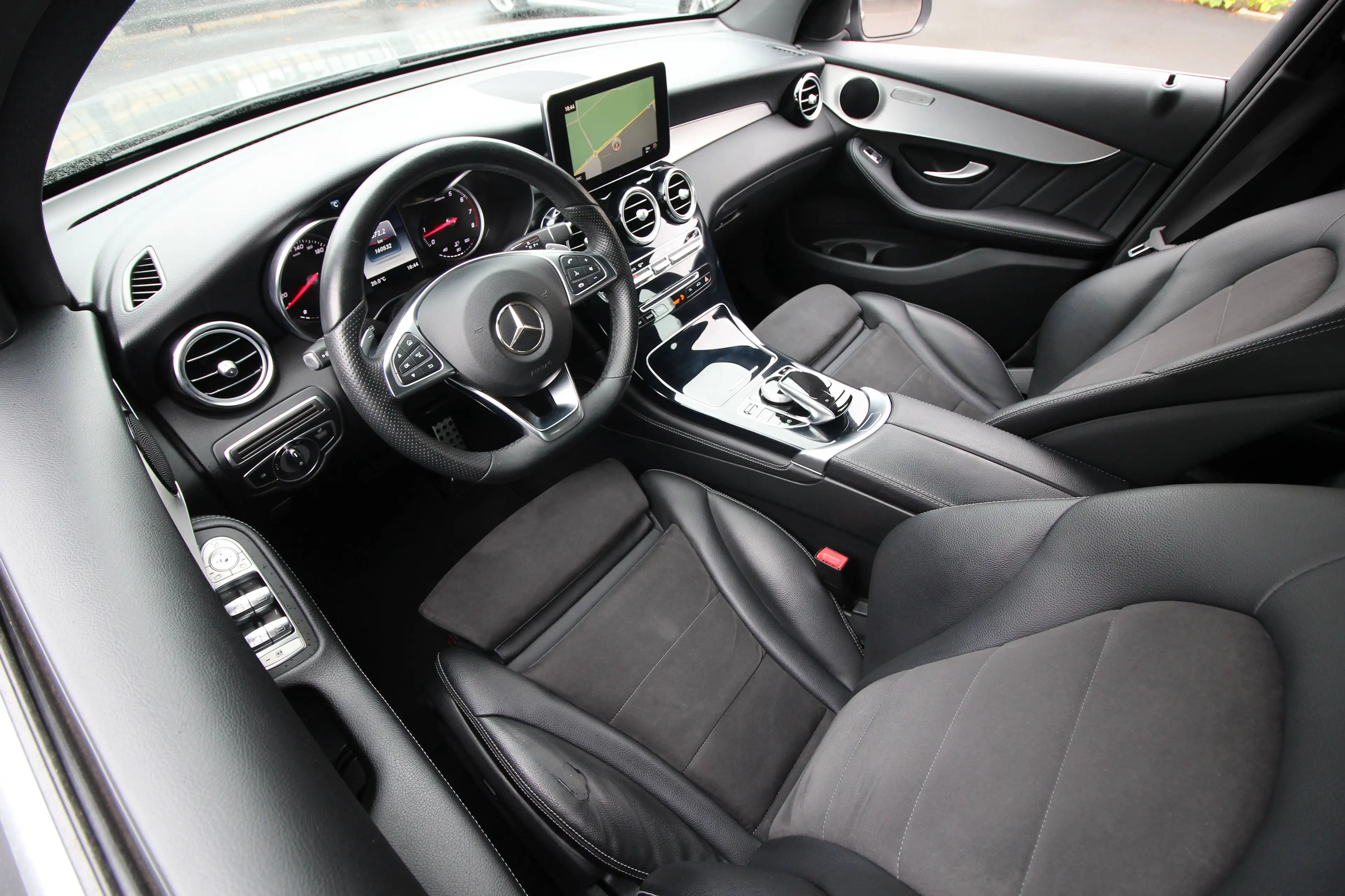 Mercedes-Benz GLC 250 i*COUPÉ*4MATIC*AMG-LINE*SERVICED* — photo 14