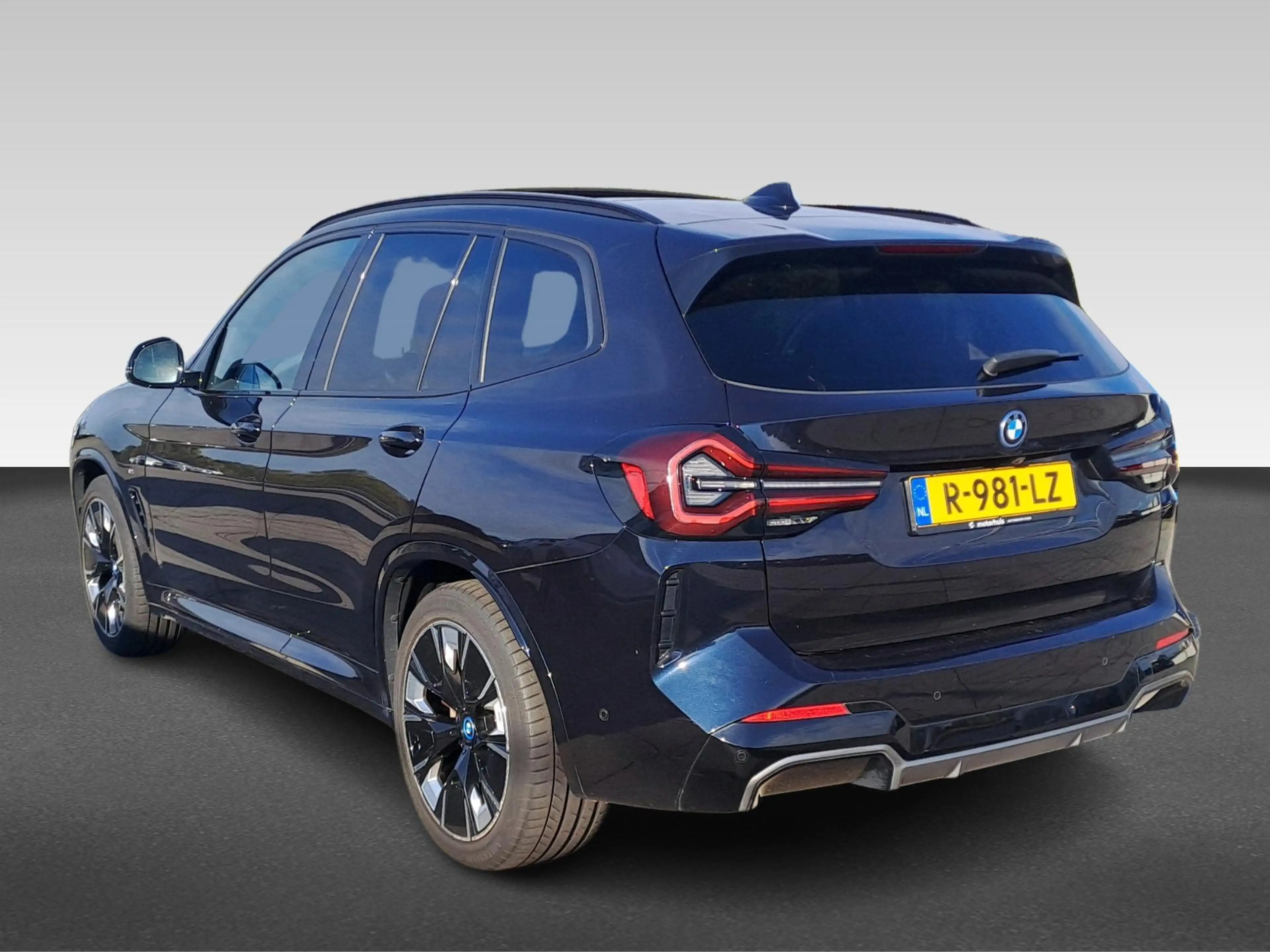 BMW iX3 Executive M-Sport Automaat 80 kWh — photo 3