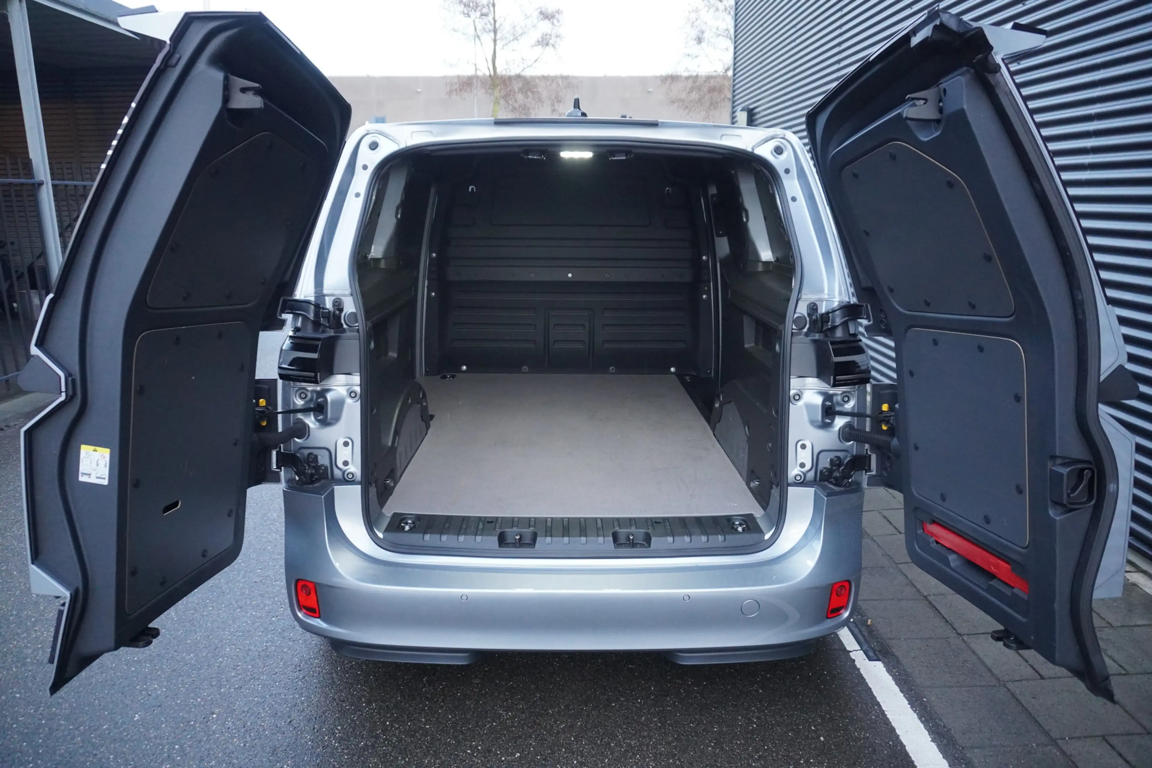 Volkswagen ID. Buzz Cargo ID. Buzz Cargo 286 pk, Bulli Edition, Achteruitri — photo 8