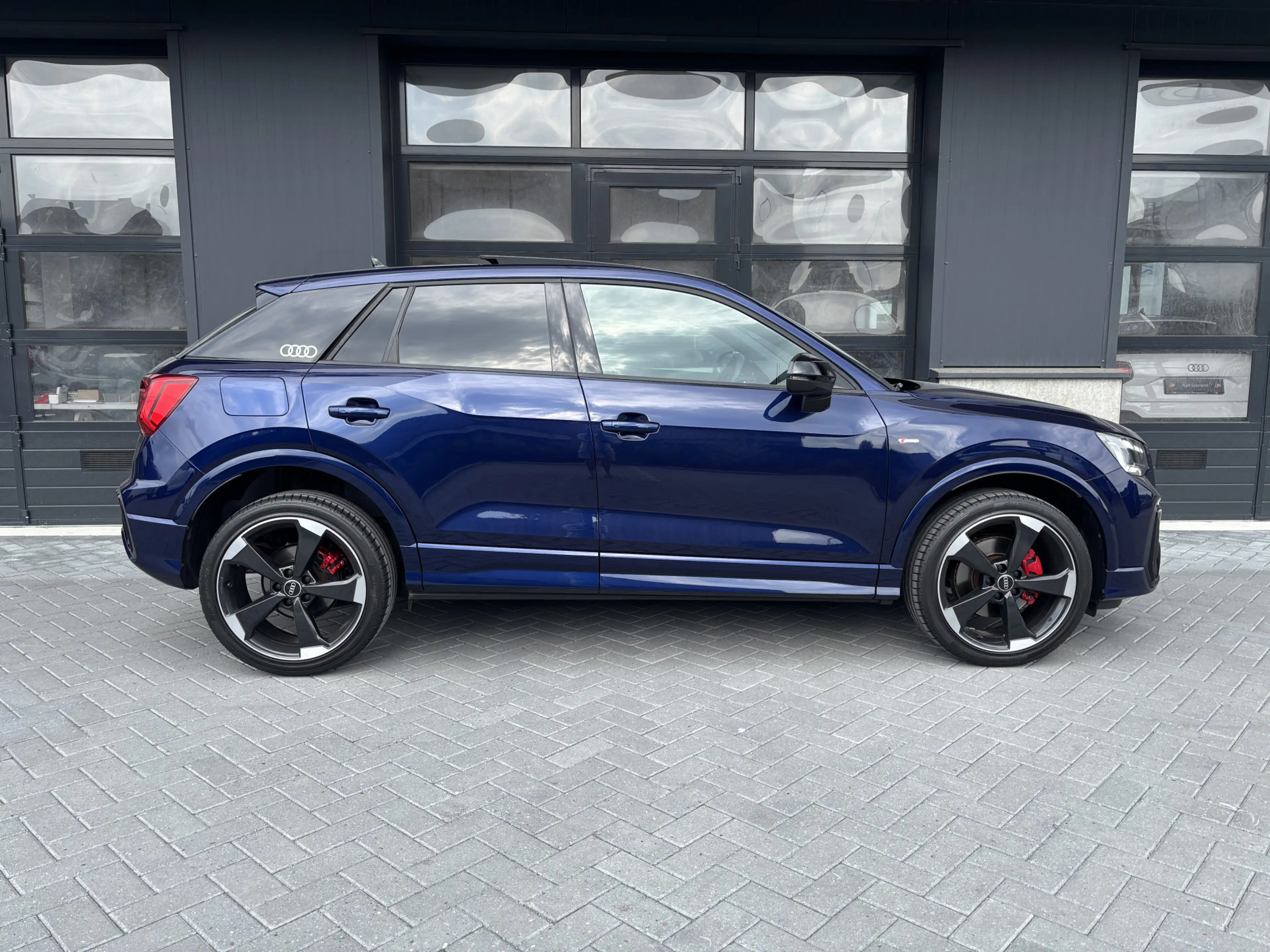 Audi Q2 35 TFSI S-Line Pano Navarra blauw — photo 2